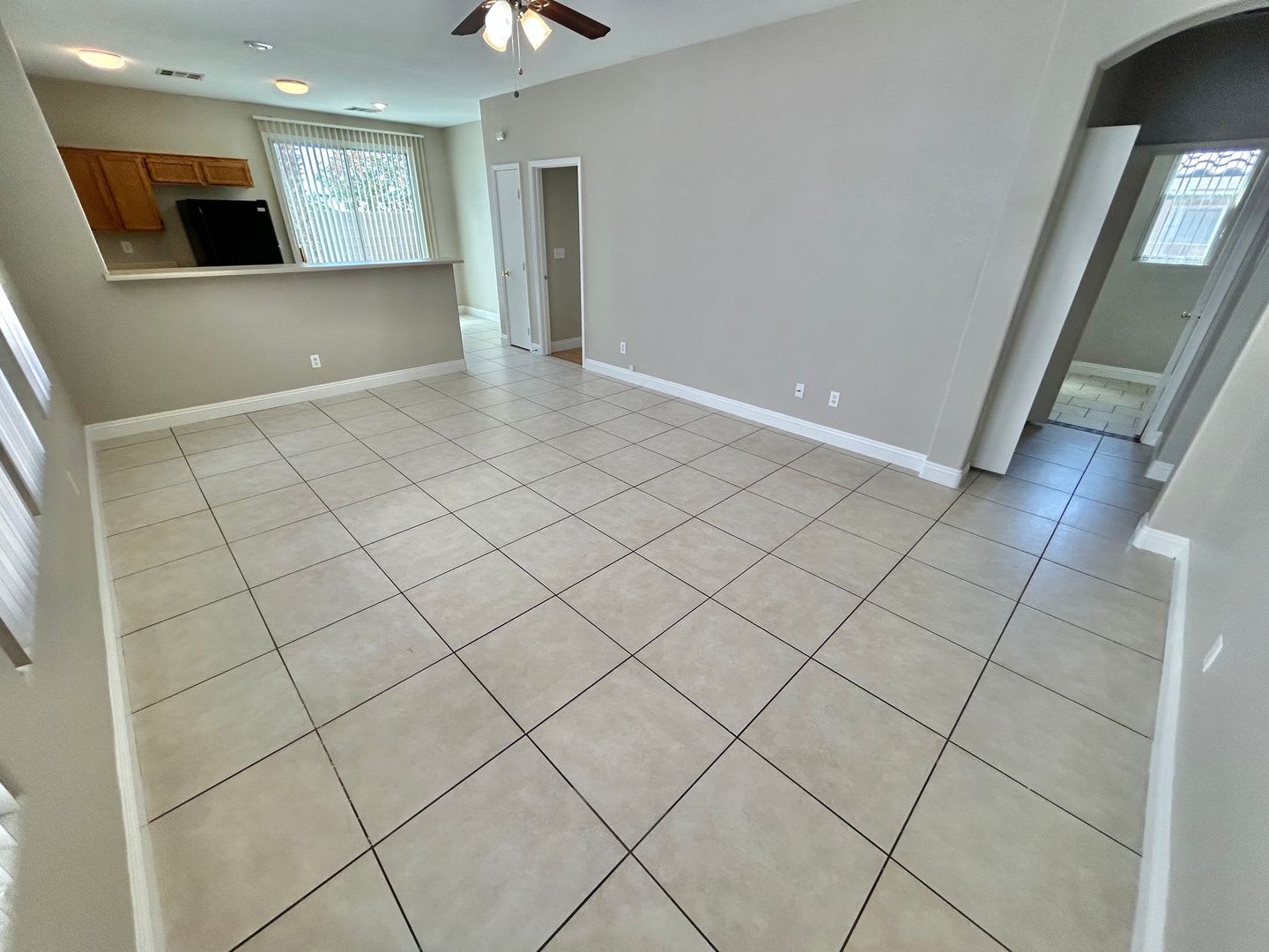 Charming 3-bedroom, single-story home in a secure gated community near Henderson – photo 5