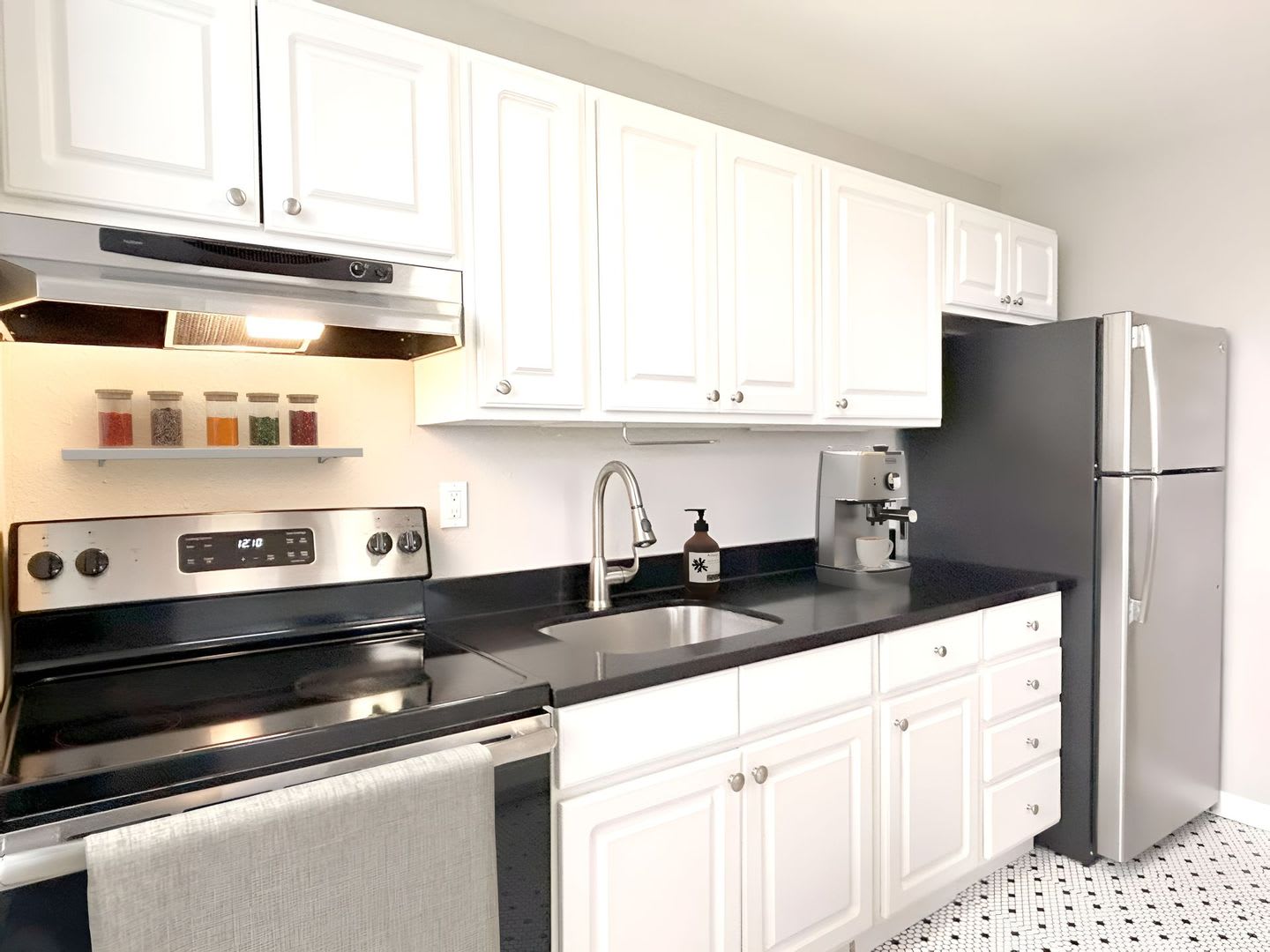 Clairemont Apartments – photo 4