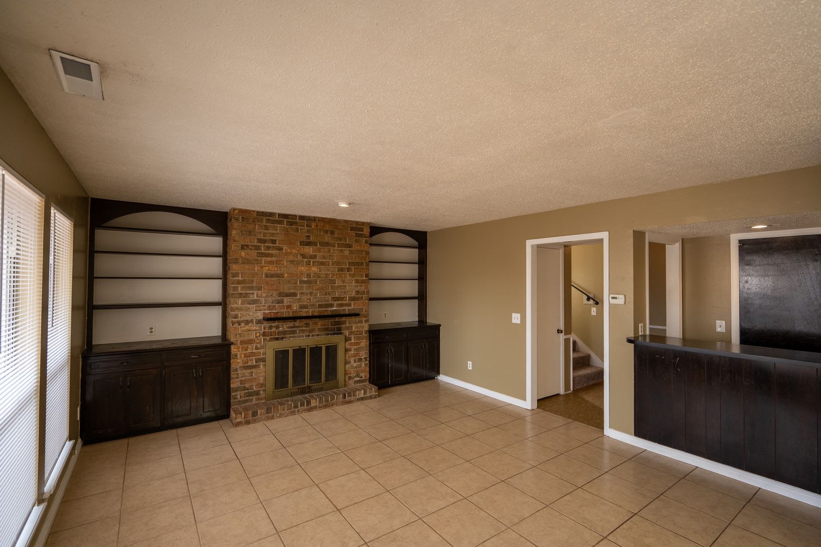 Spacious Backyard, 2 Car Garage, Close to NW Expressway! – photo 4
