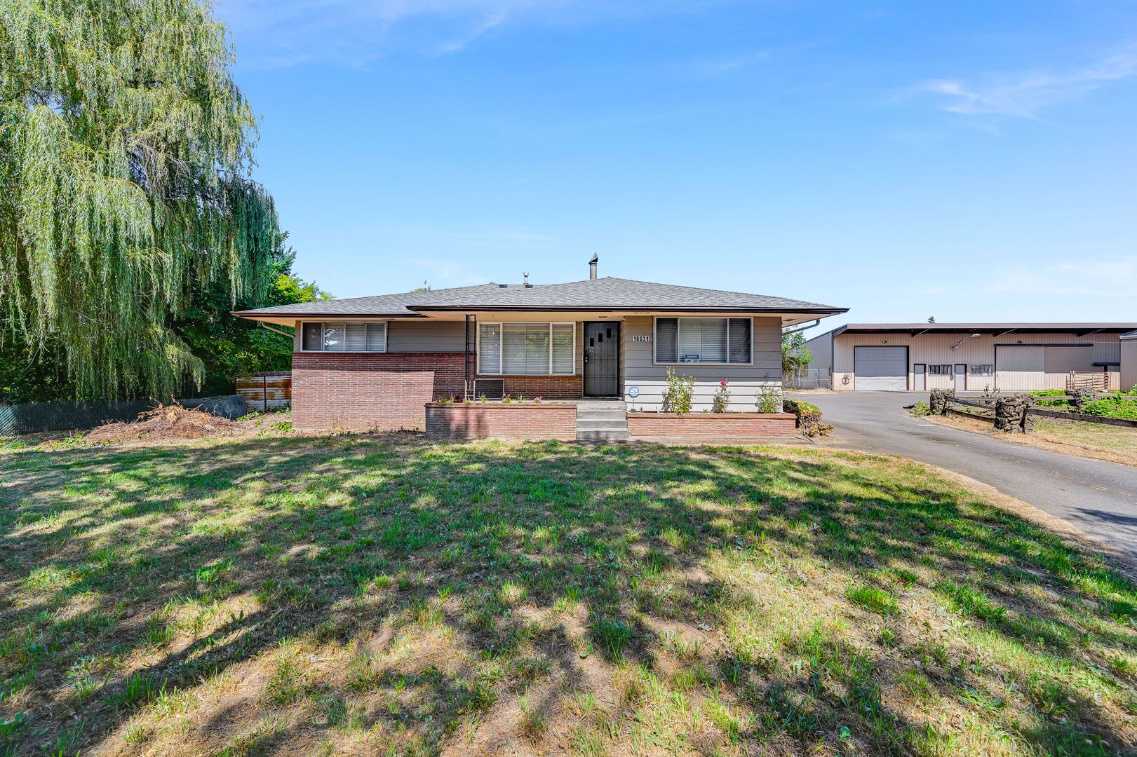 Rare 7-acre property – photo 2