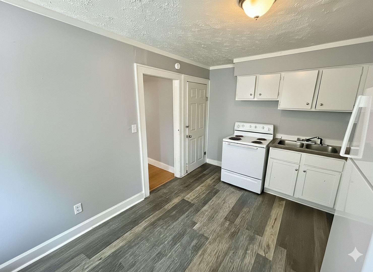 For Rent 3 Bedroom Townhouse on a Quiet Street – photo 5