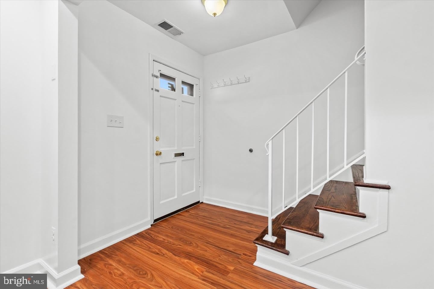 8123 KINGSWAY Court – photo 4