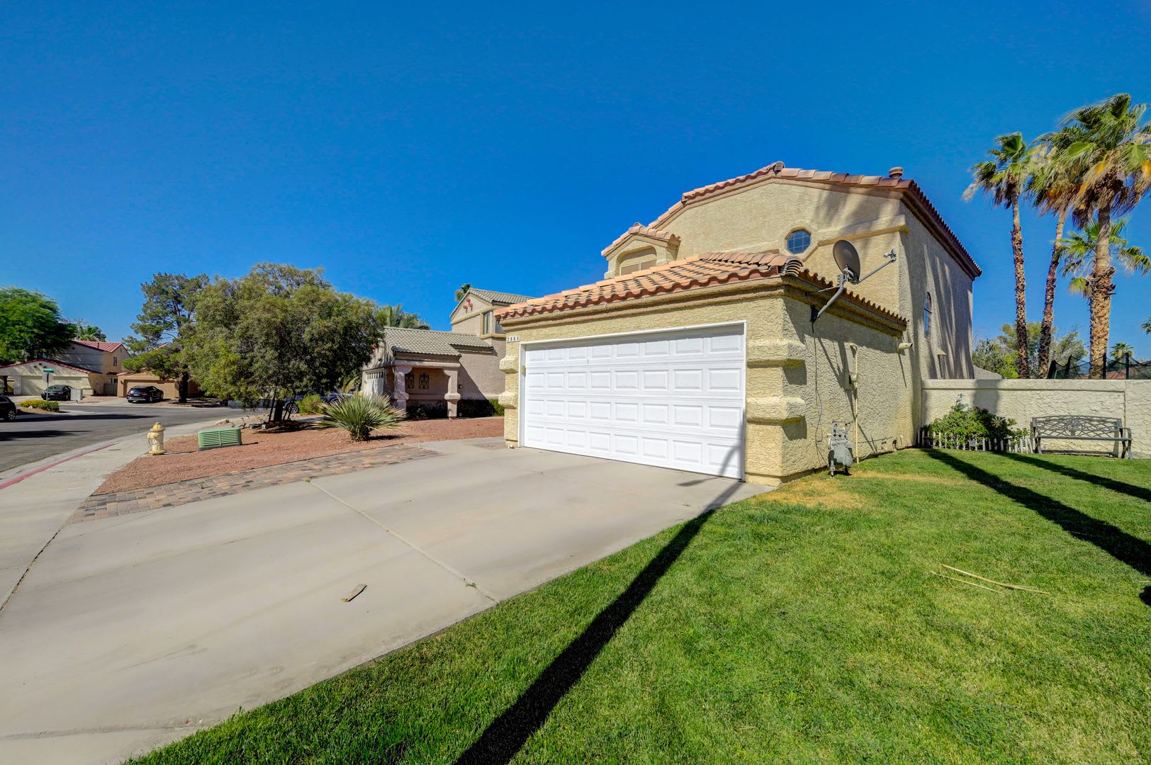 2 story, 3 bed, 2 1/2 bath, 2 car with pool & spa – photo 3