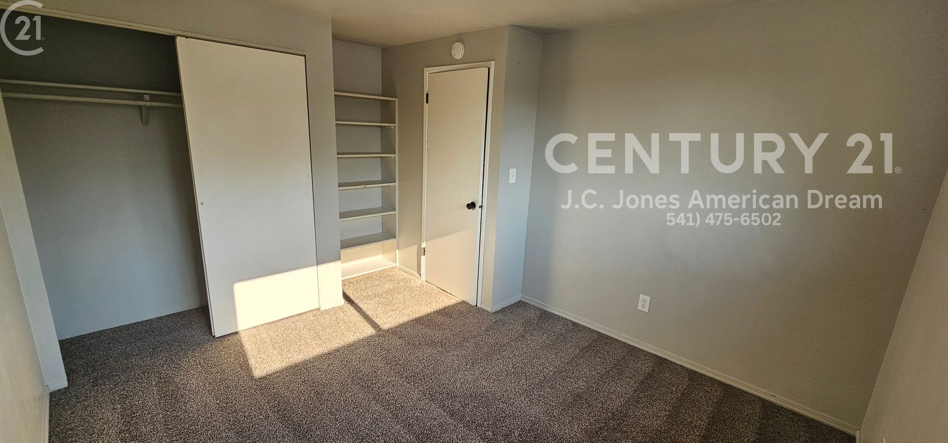 2 Bed 1 5 Bath Town Home North Medford – photo 2