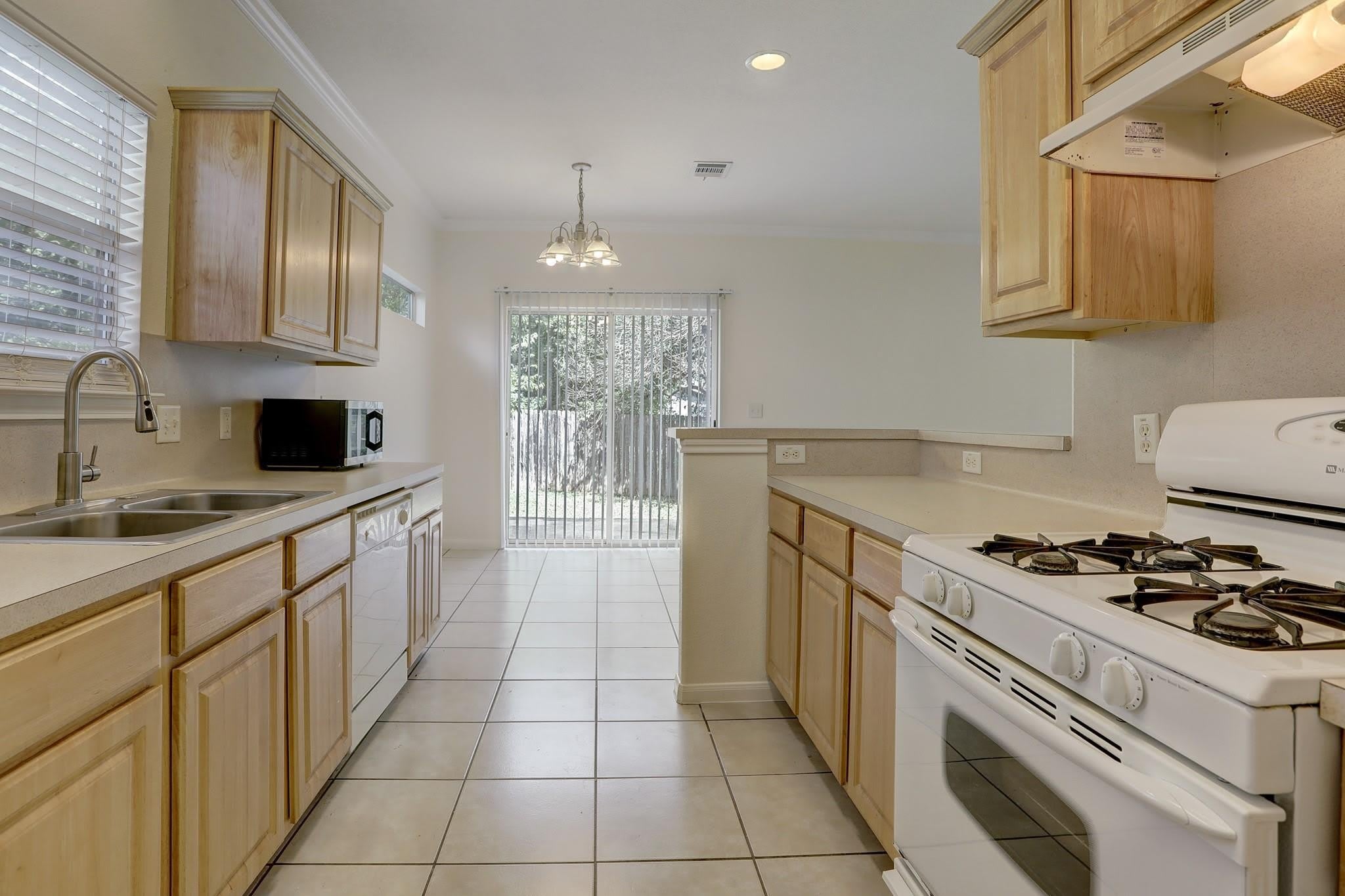 308 Blackson Ave A – photo 5