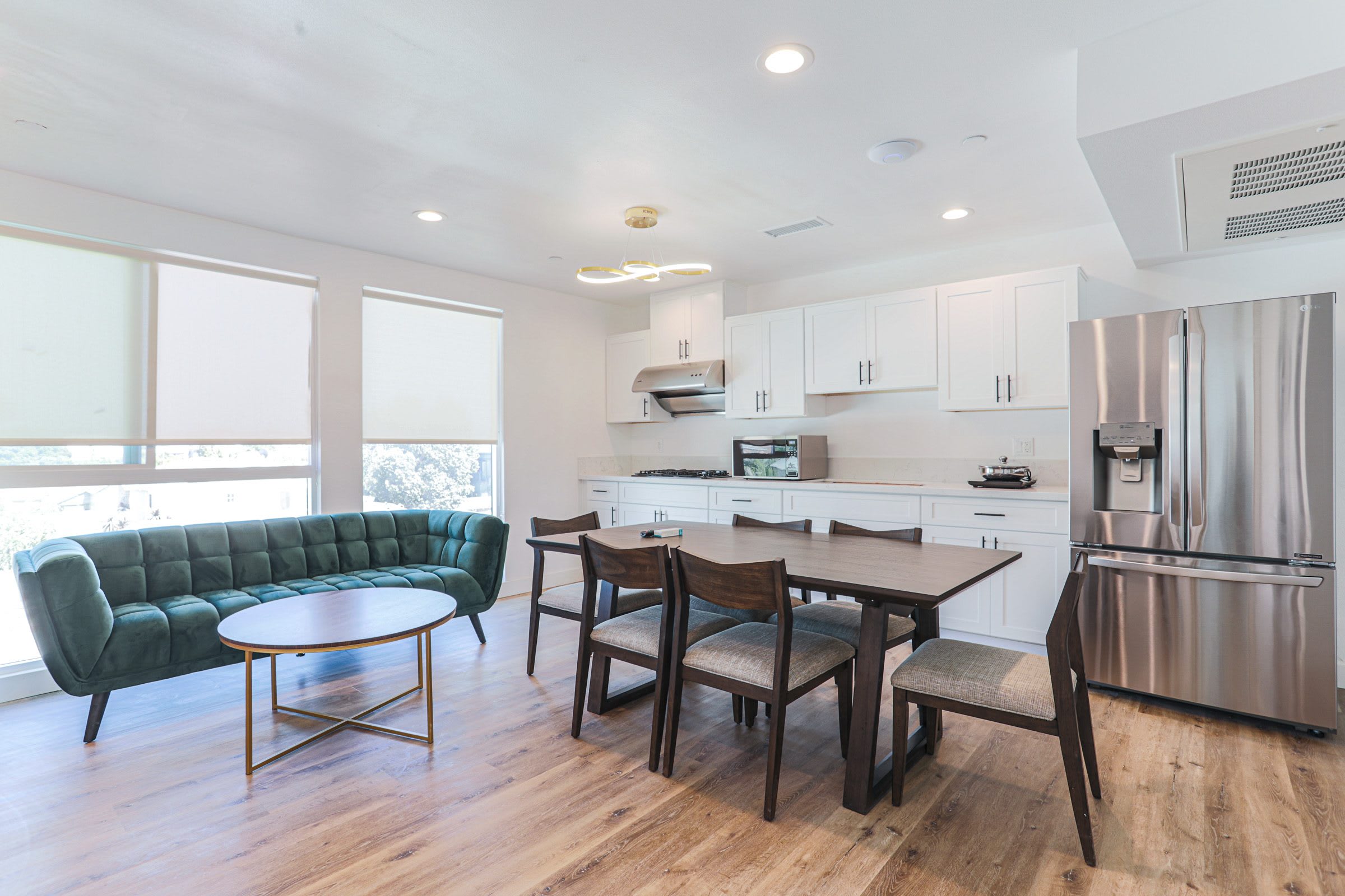 1534 W 35th Street – photo 2