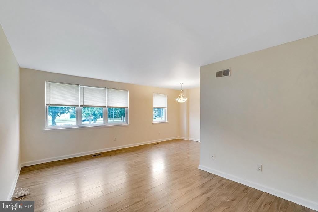 9754 E ROOSEVELT BOULEVARD – photo 5