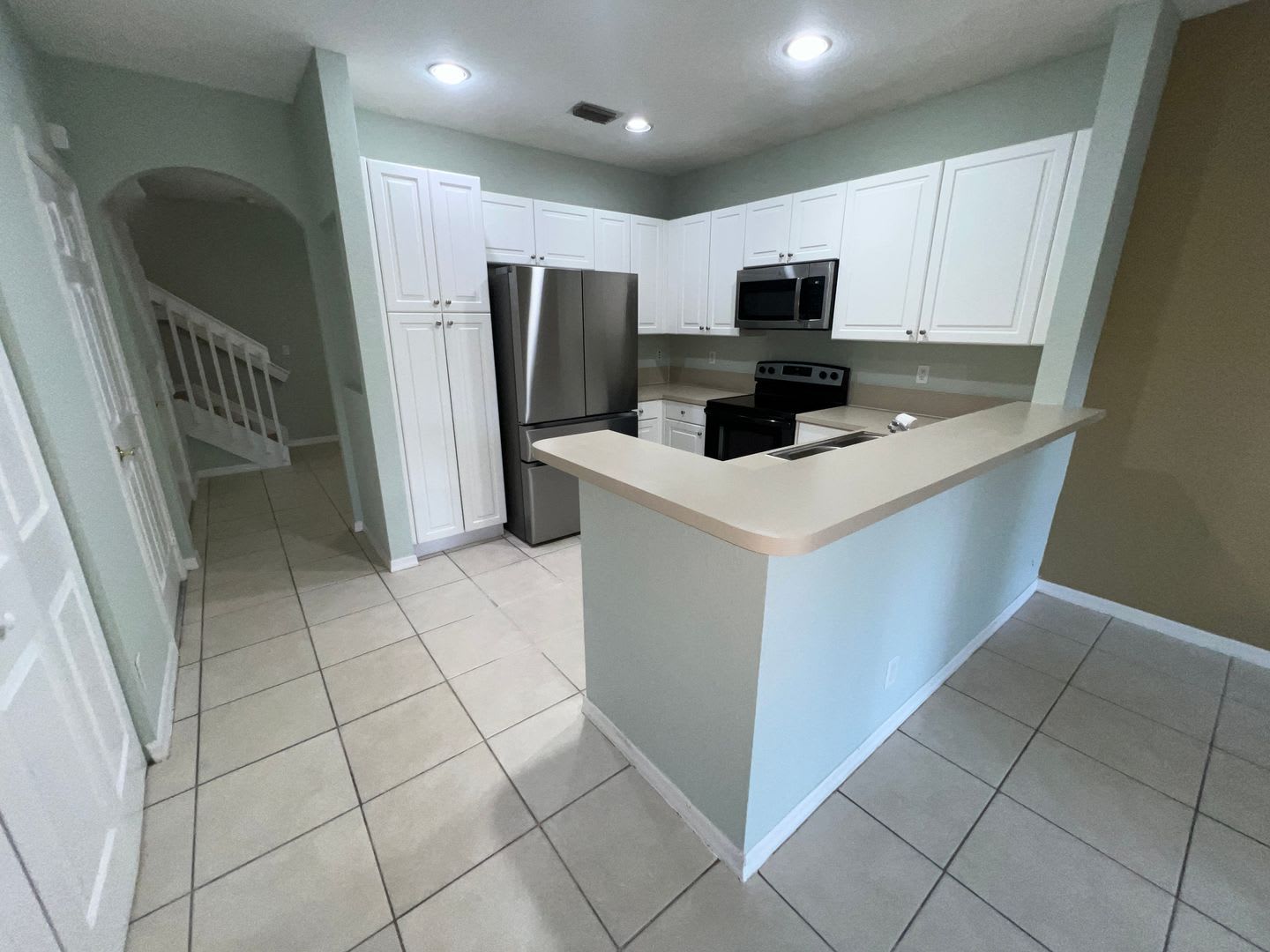 Lovely Townhome in Gate Community! – photo 5