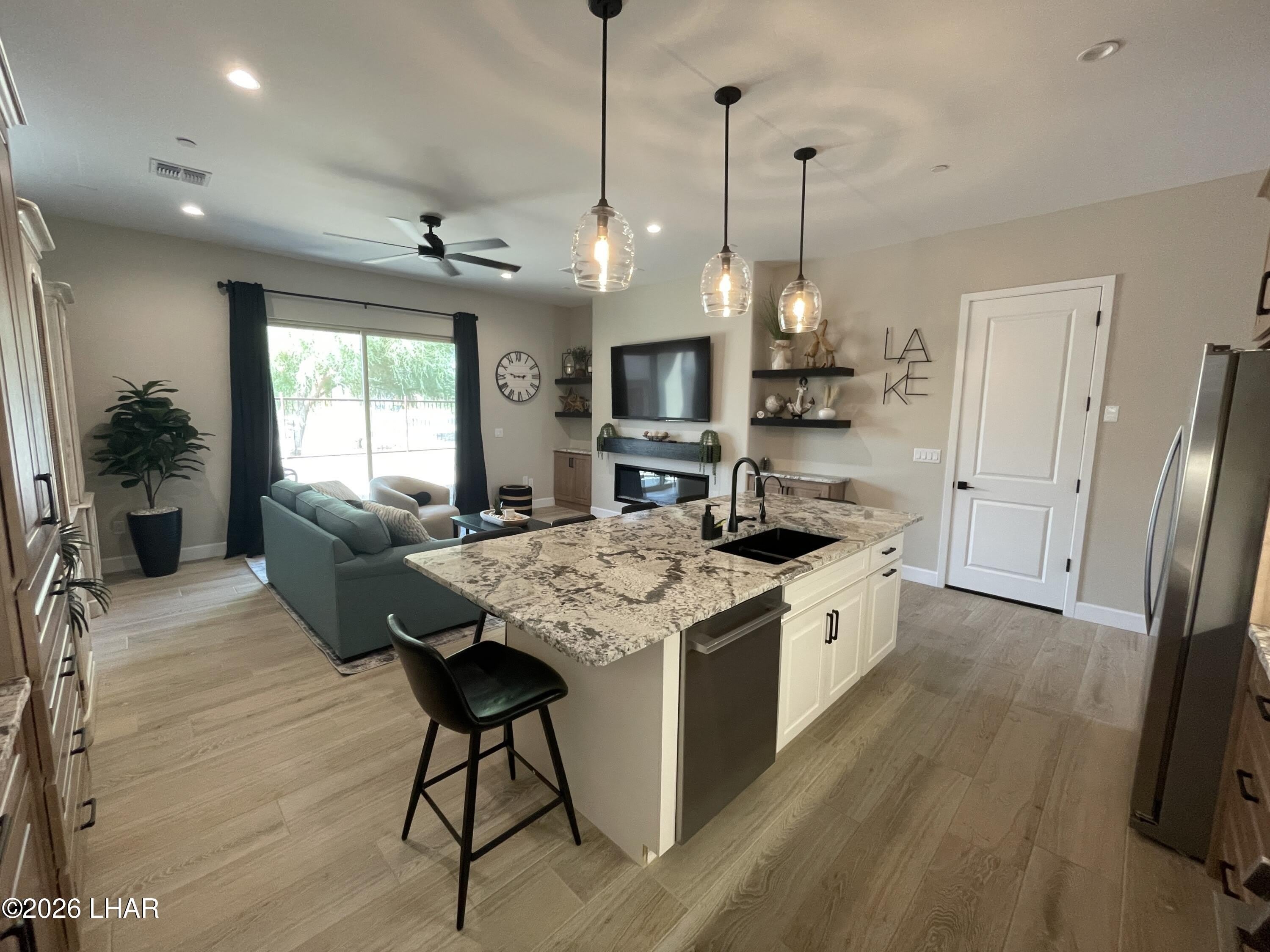 692 Island Cir – photo 4