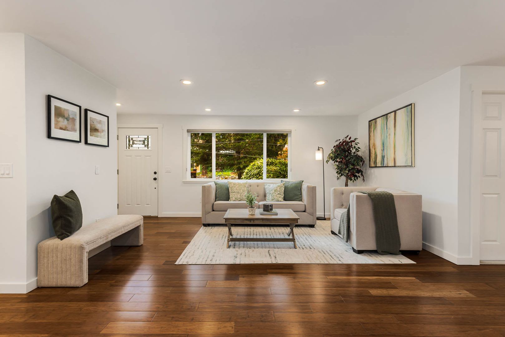 Beautifully Remodeled in Kenmore- Pet Friendly with Oversized Backyard – photo 5