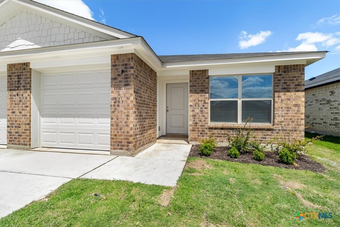 1226 Lehmann Drive – photo 1