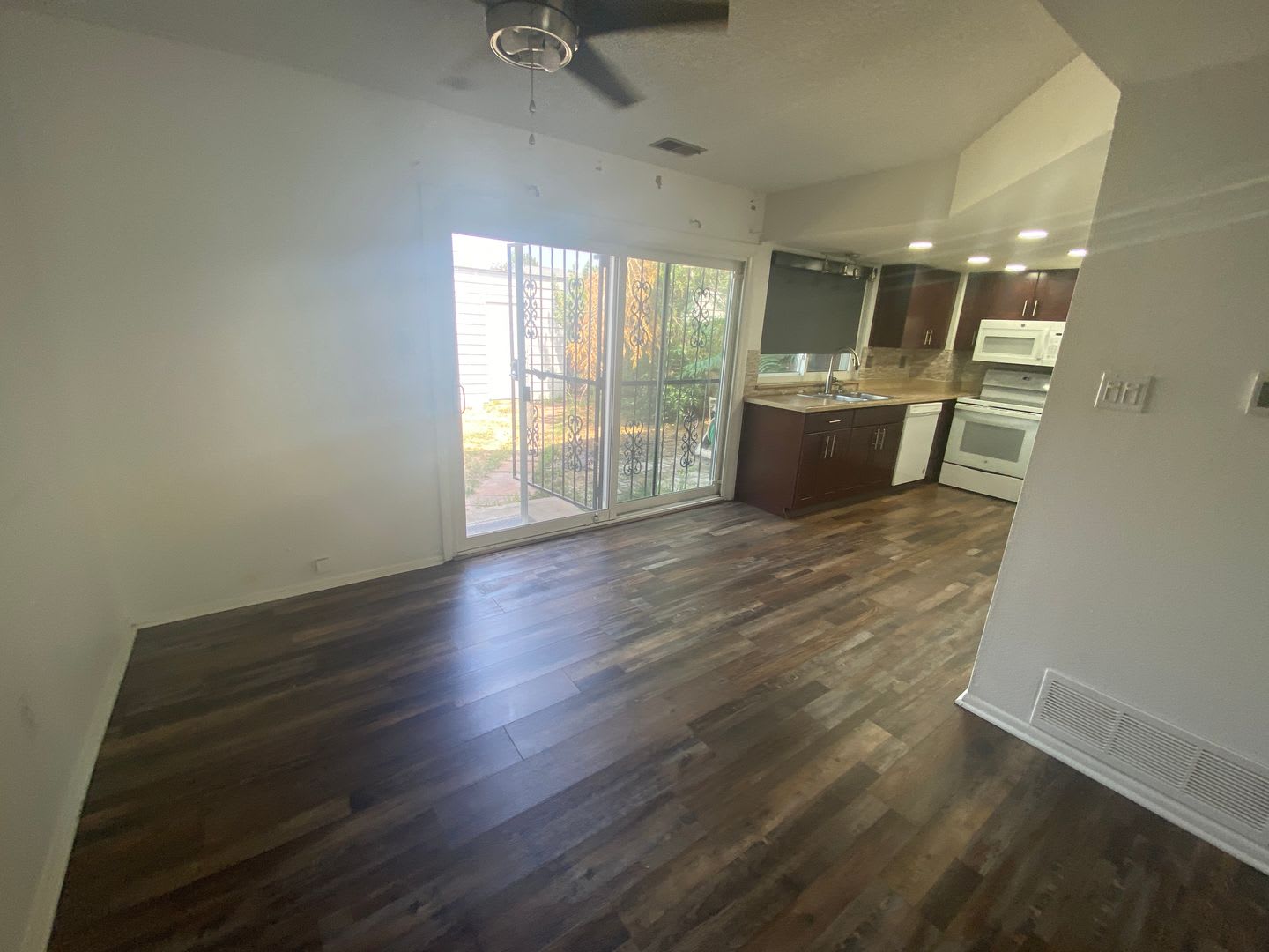 Nice 3 Bedroom Townhome In Aurora – photo 5