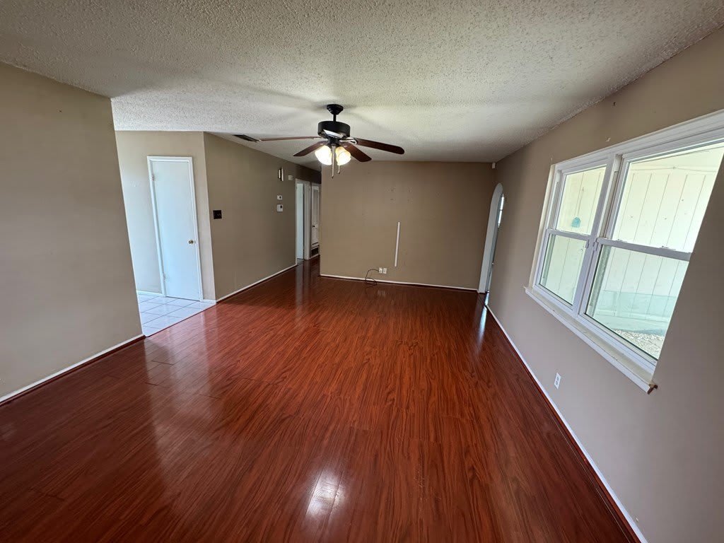 1752 53rd St – photo 3