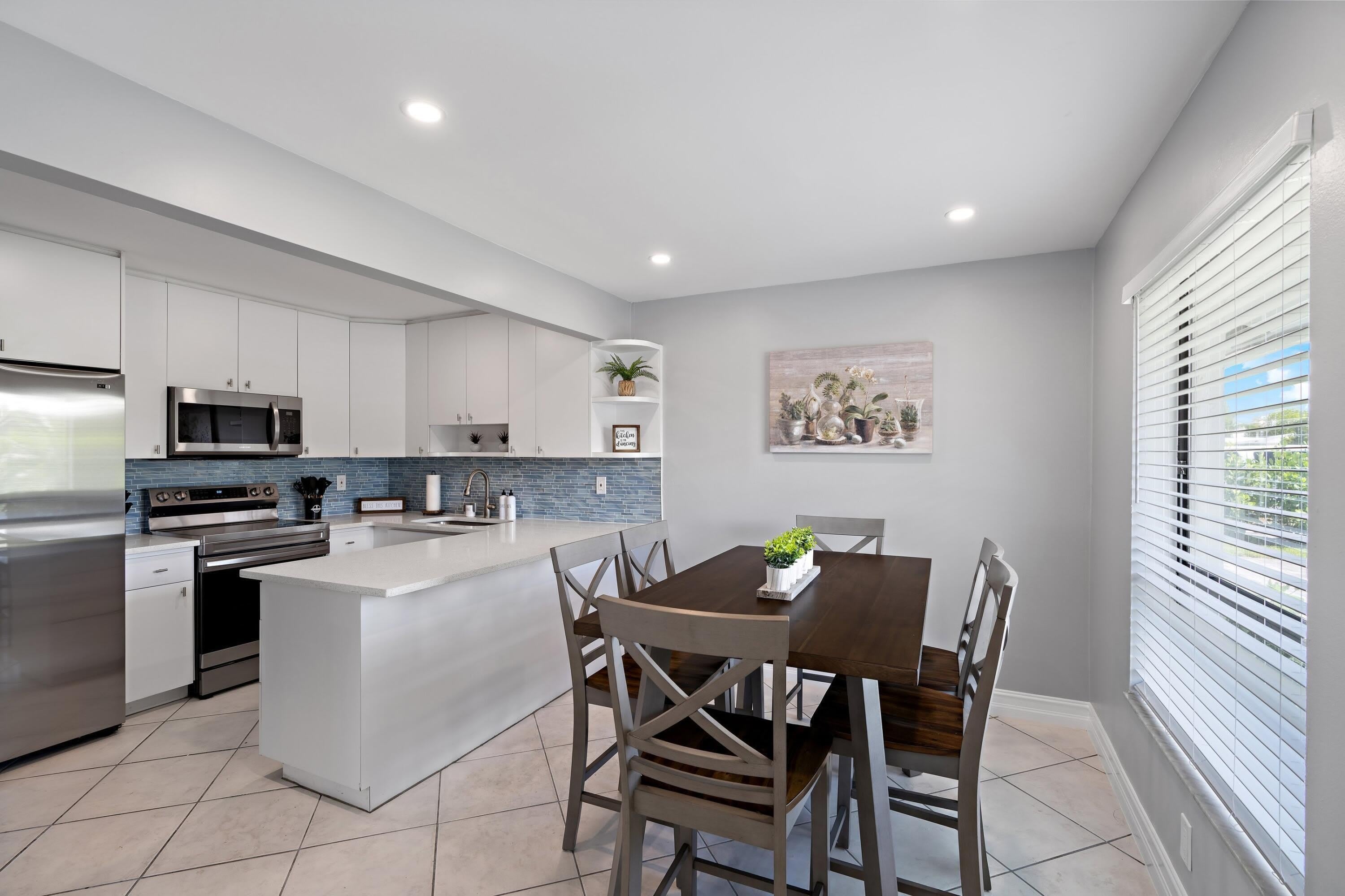 3372 Ne 5Th Drive – photo 5