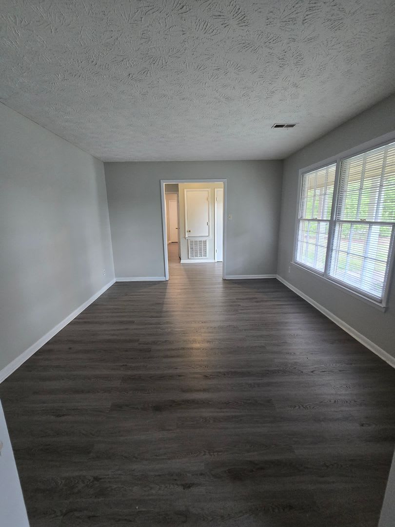 6824 Mahogany ~ Cliffdale West – photo 2