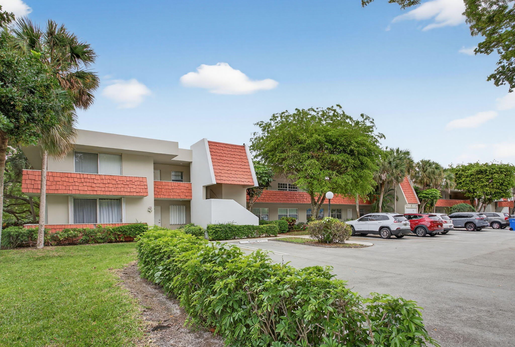 800 Cypress Boulevard – photo 1