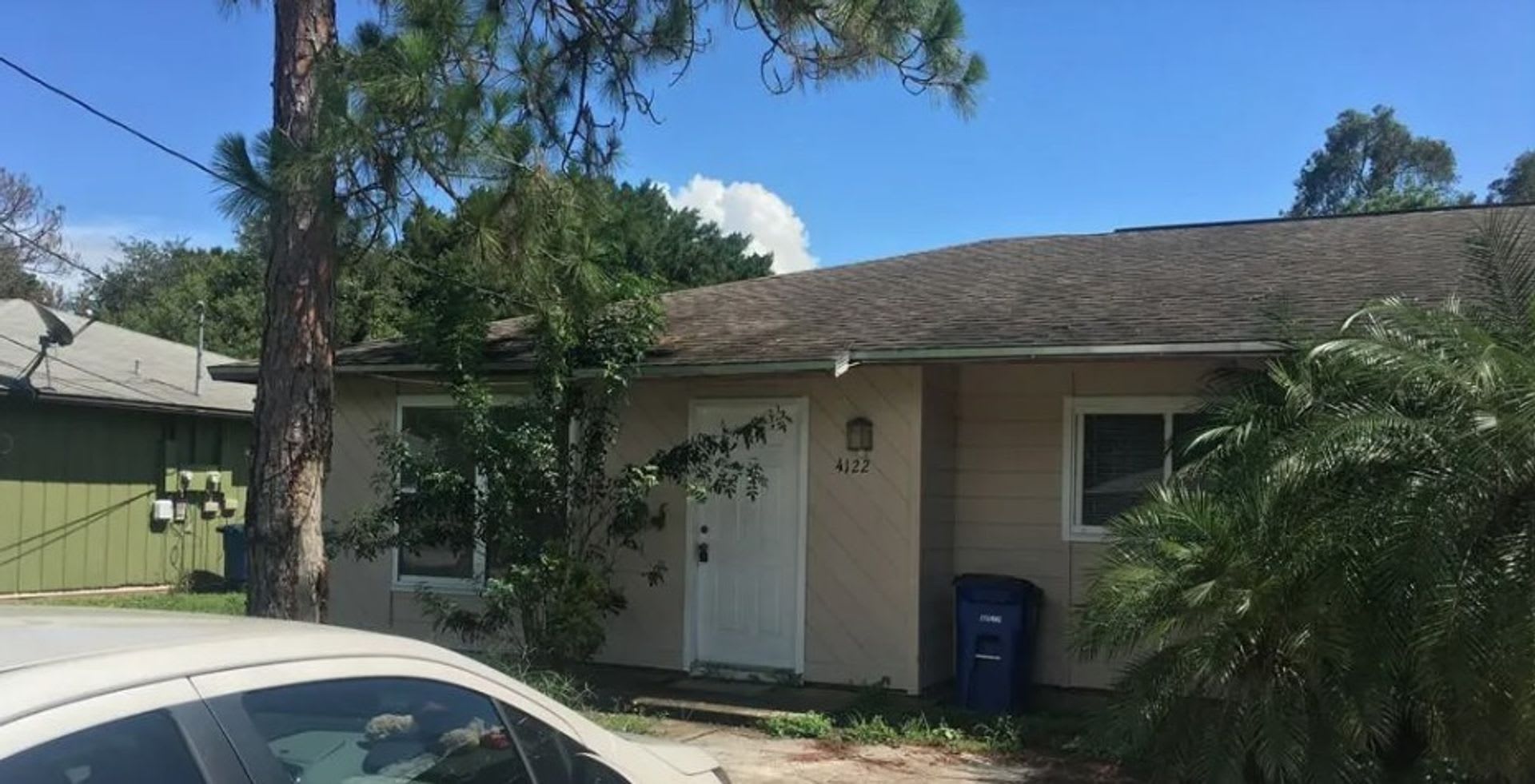 Ask About The Two Weeks Free North Fort Myers 3 Bedrooms 2 Baths Ready For A Long Term Tenant Pet Friendly Duplex – photo 2