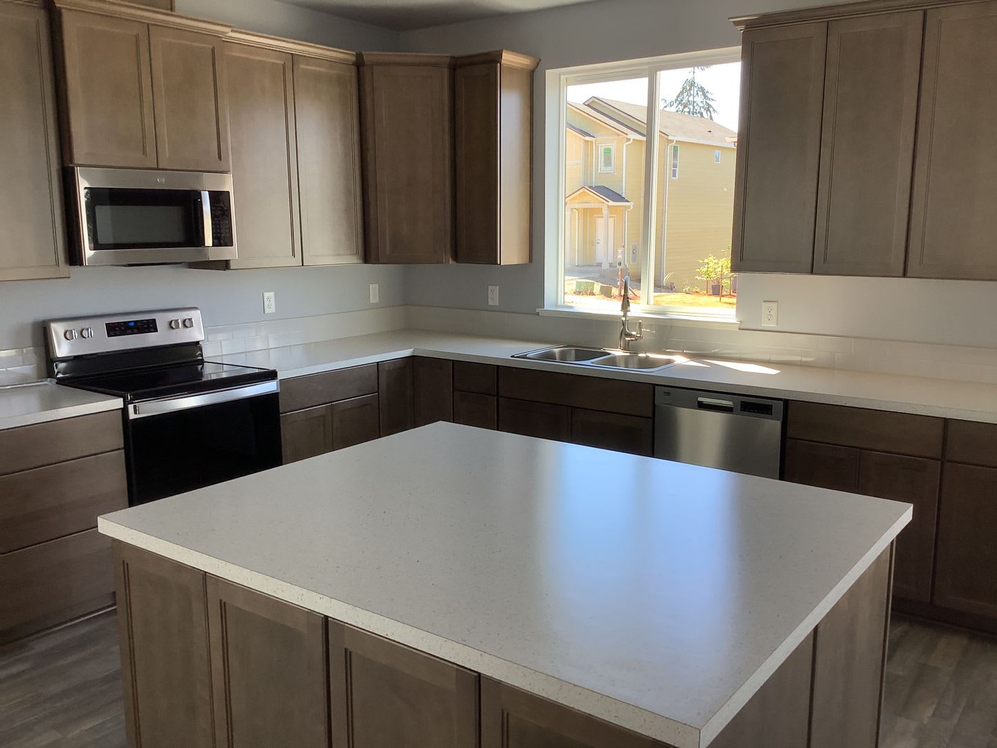 4-bedroom 3-bathroom house on Moon Mountain – photo 4