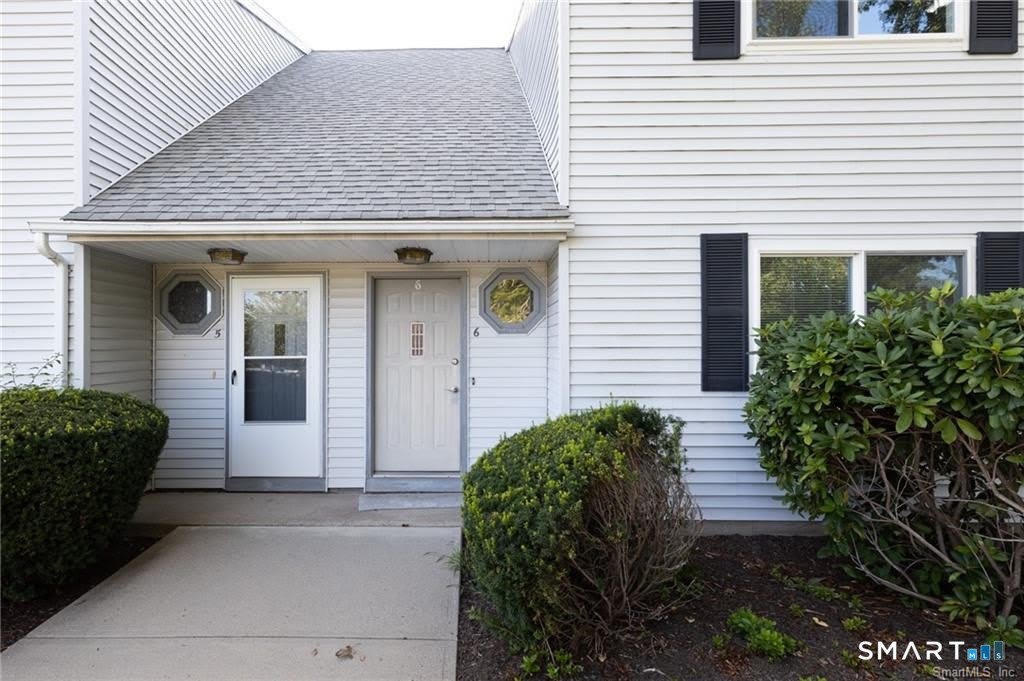 565 Clark Avenue – photo 1