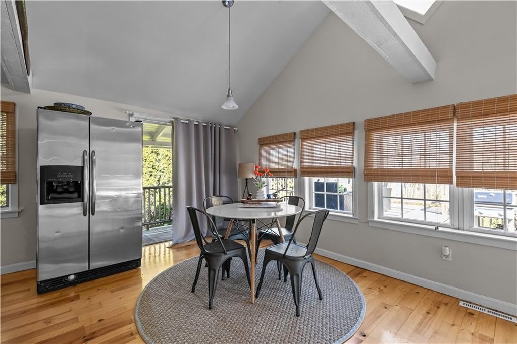 1024 ANTHONY Road – photo 5