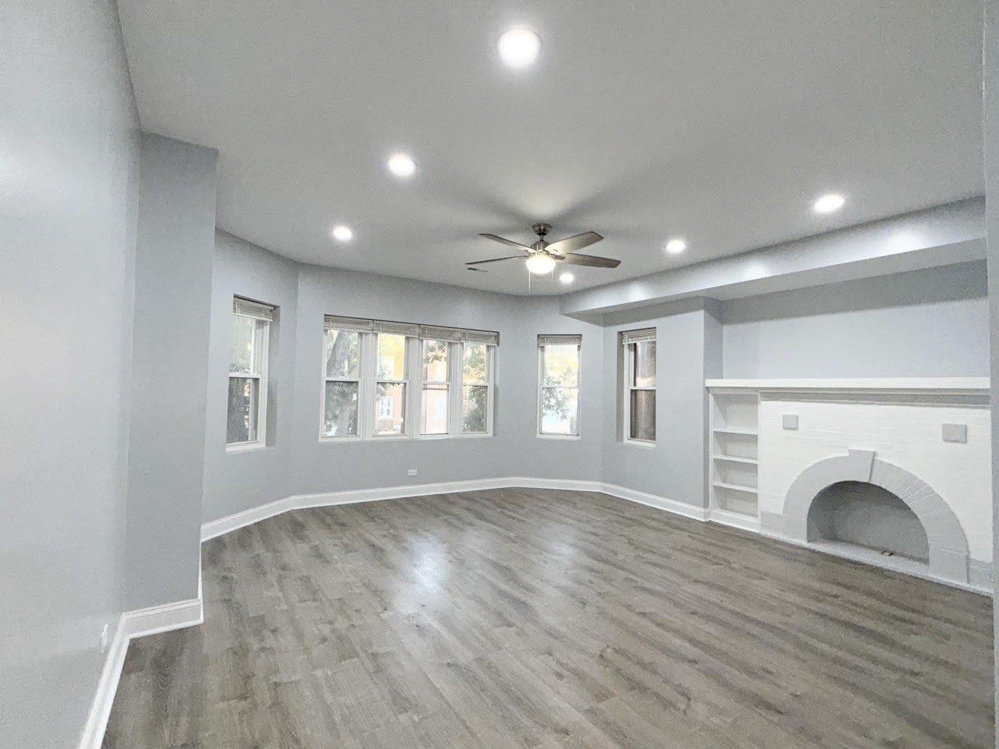 7724 S Essex Avenue – photo 2
