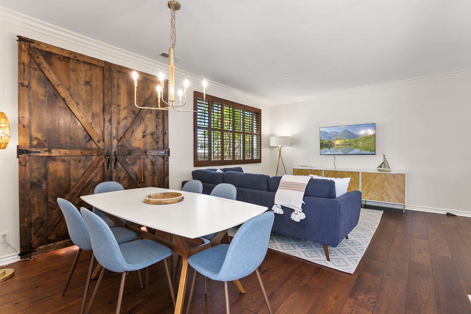 Exquisite beach home with Ocean and Harbor activities abound! – photo 4
