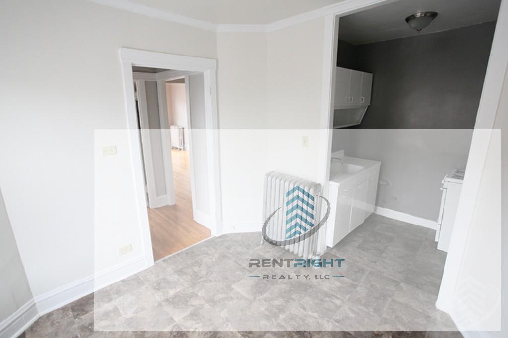 1706 West Albion Avenue – photo 4