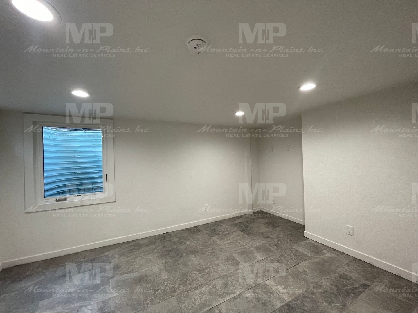 610 S. Loomis Avenue #B – photo 4