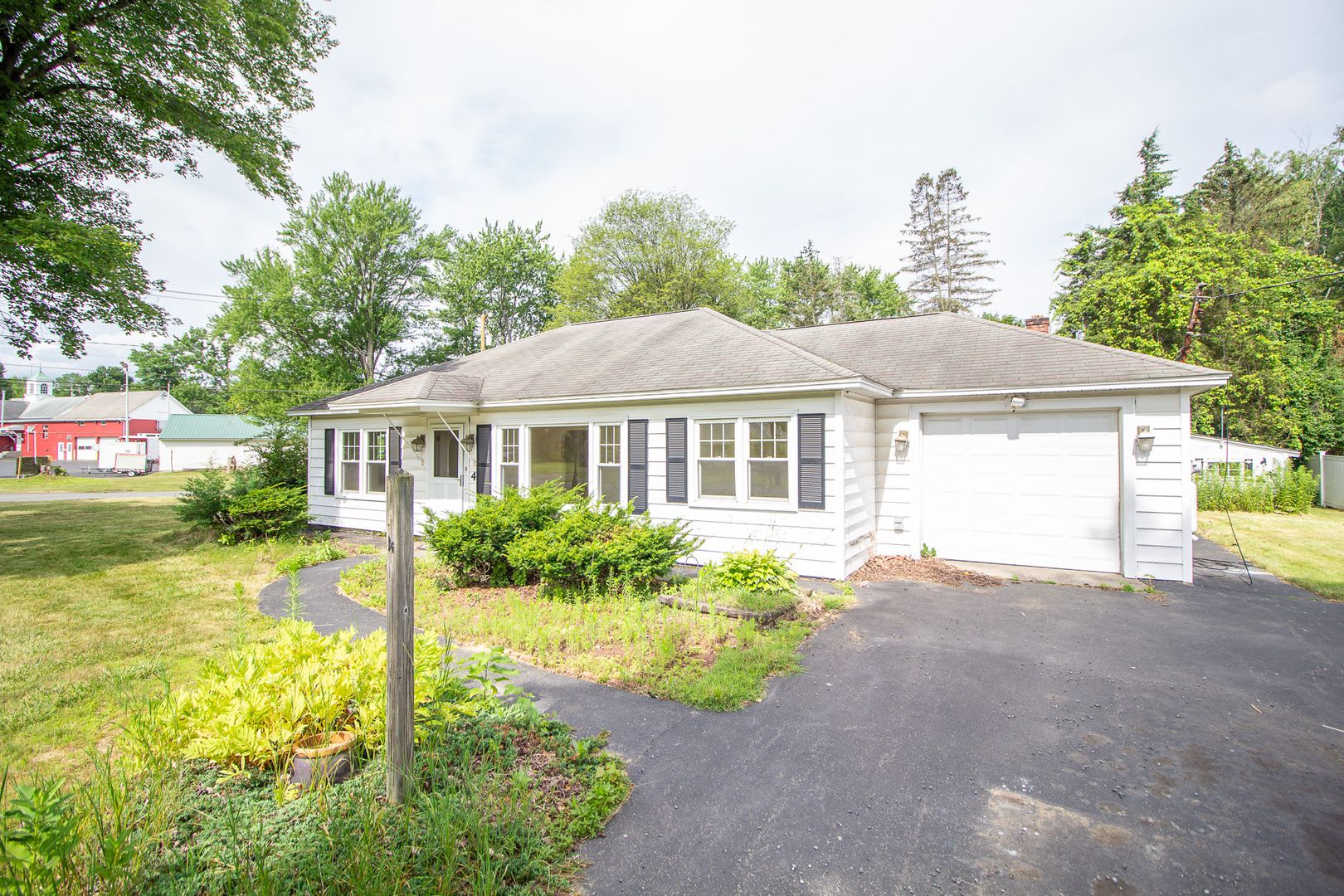 3 BD 1 BA South Bethlehem Schools – photo 2