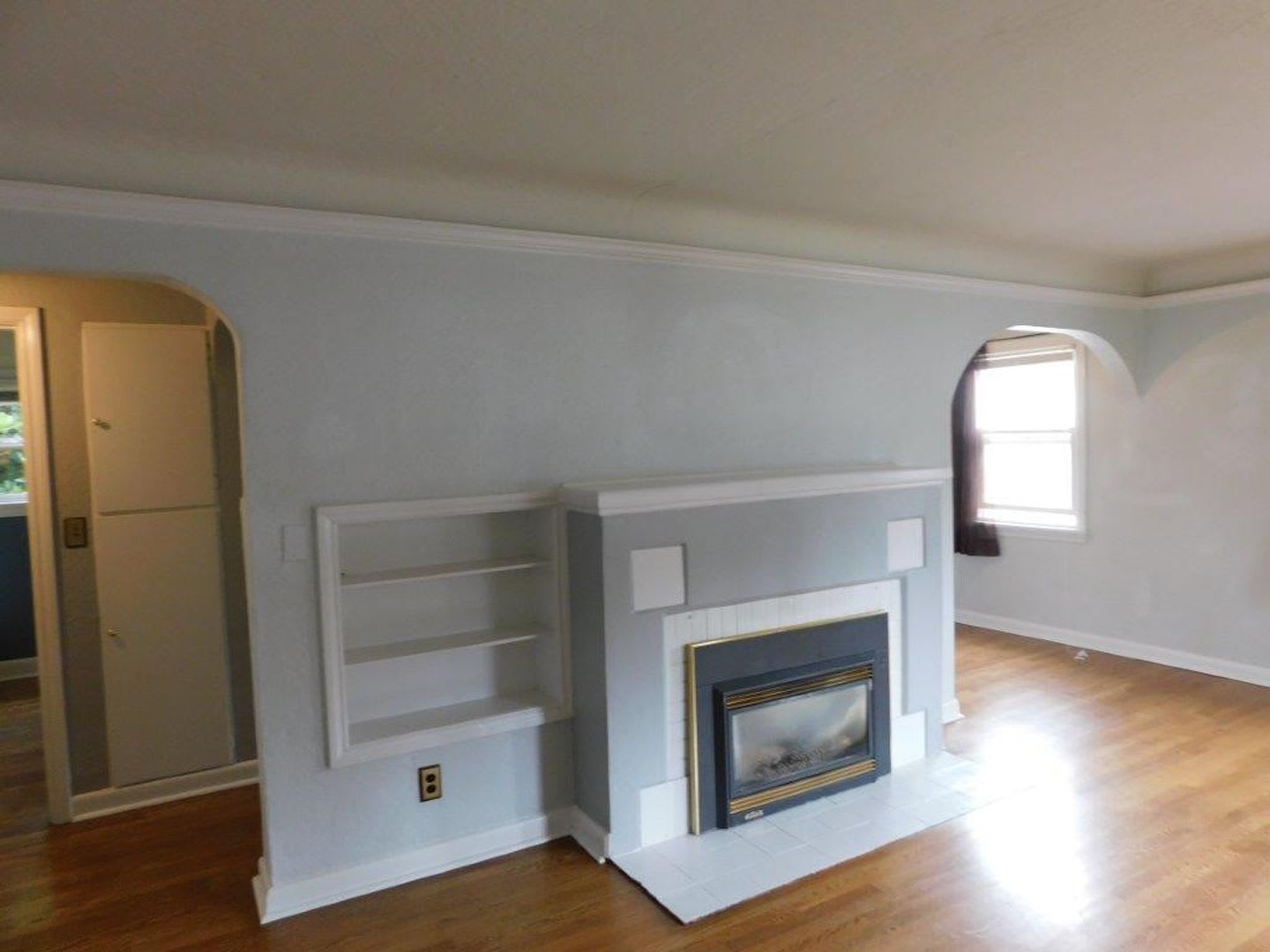 Two Story Single Family House with 2.5 Car Garage – photo 4