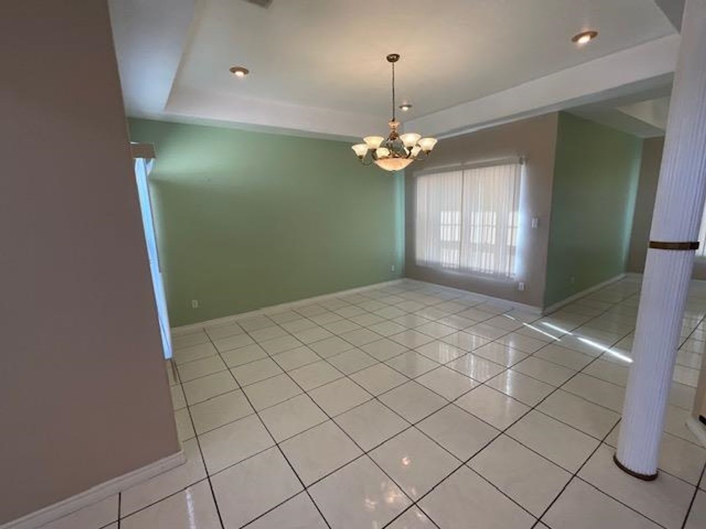 Beautiful Two Story Home With Versatile Living Space – photo 4