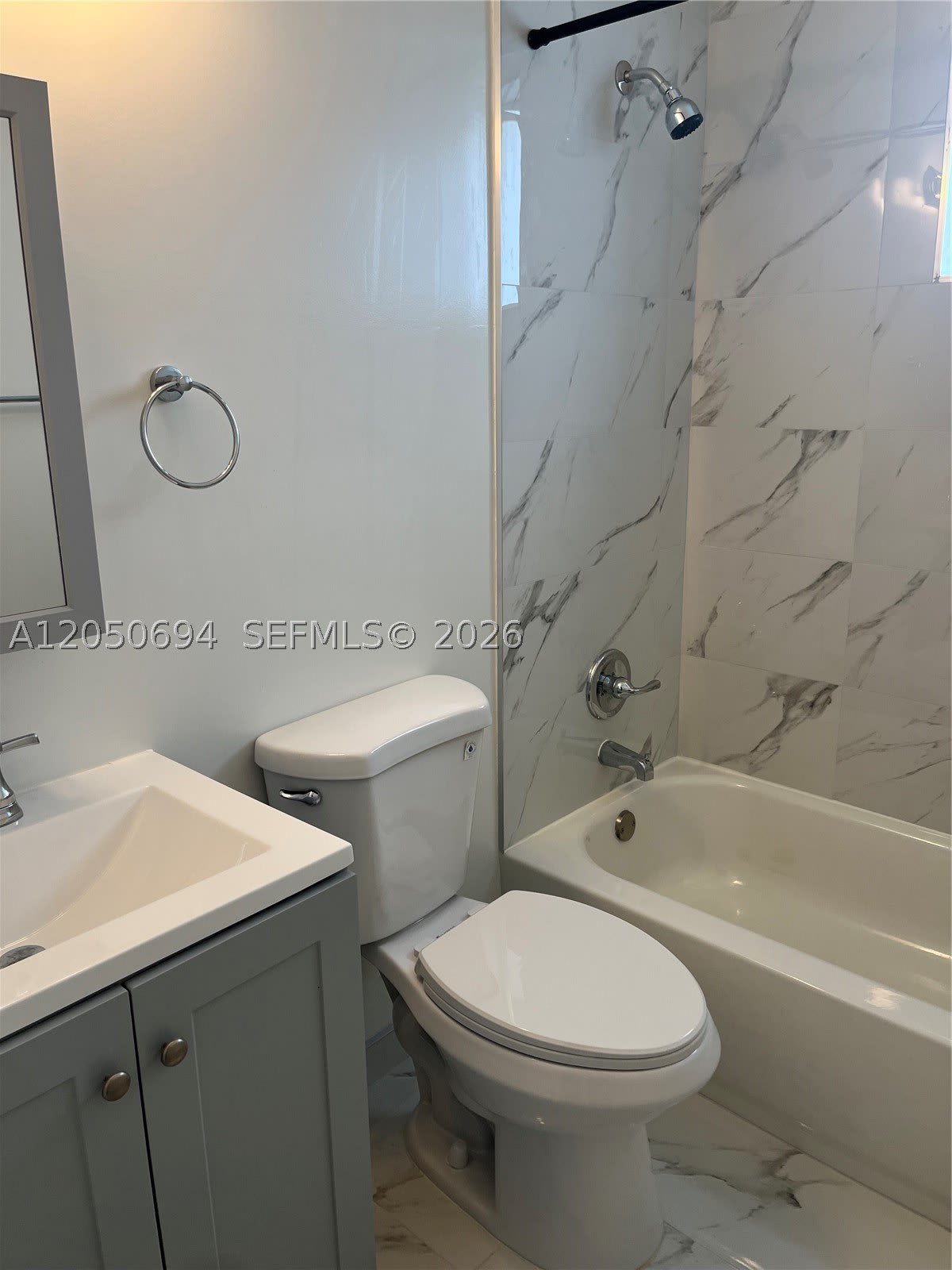 90 E 15th St – photo 5