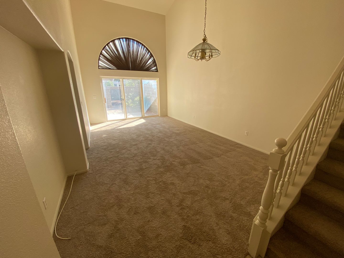 Great 3 bed 2.5 bath townhouse located near Summerlin – photo 2
