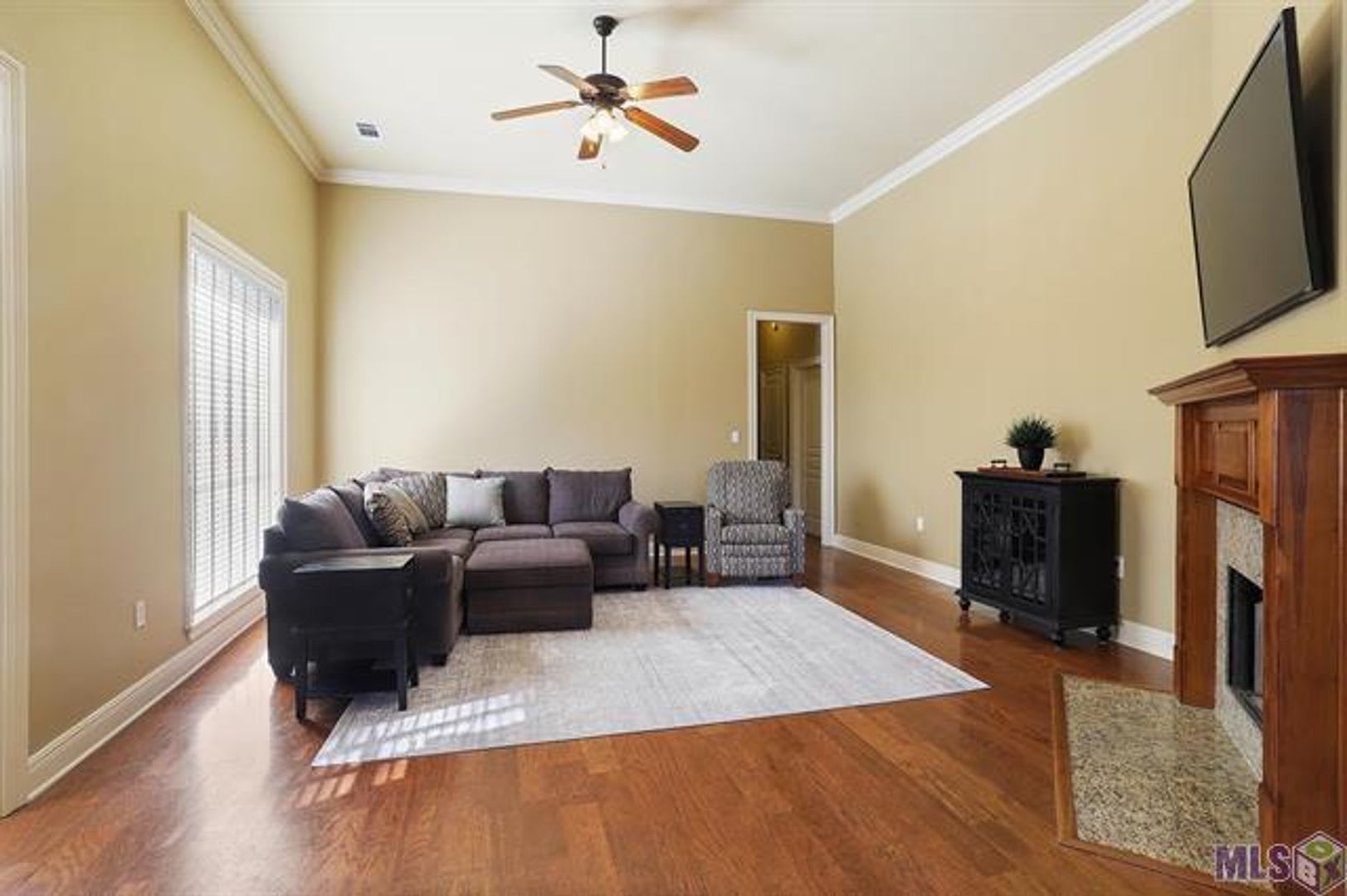 Spacious 3 Bedroom Home In Desirable Manchac Commons – photo 4