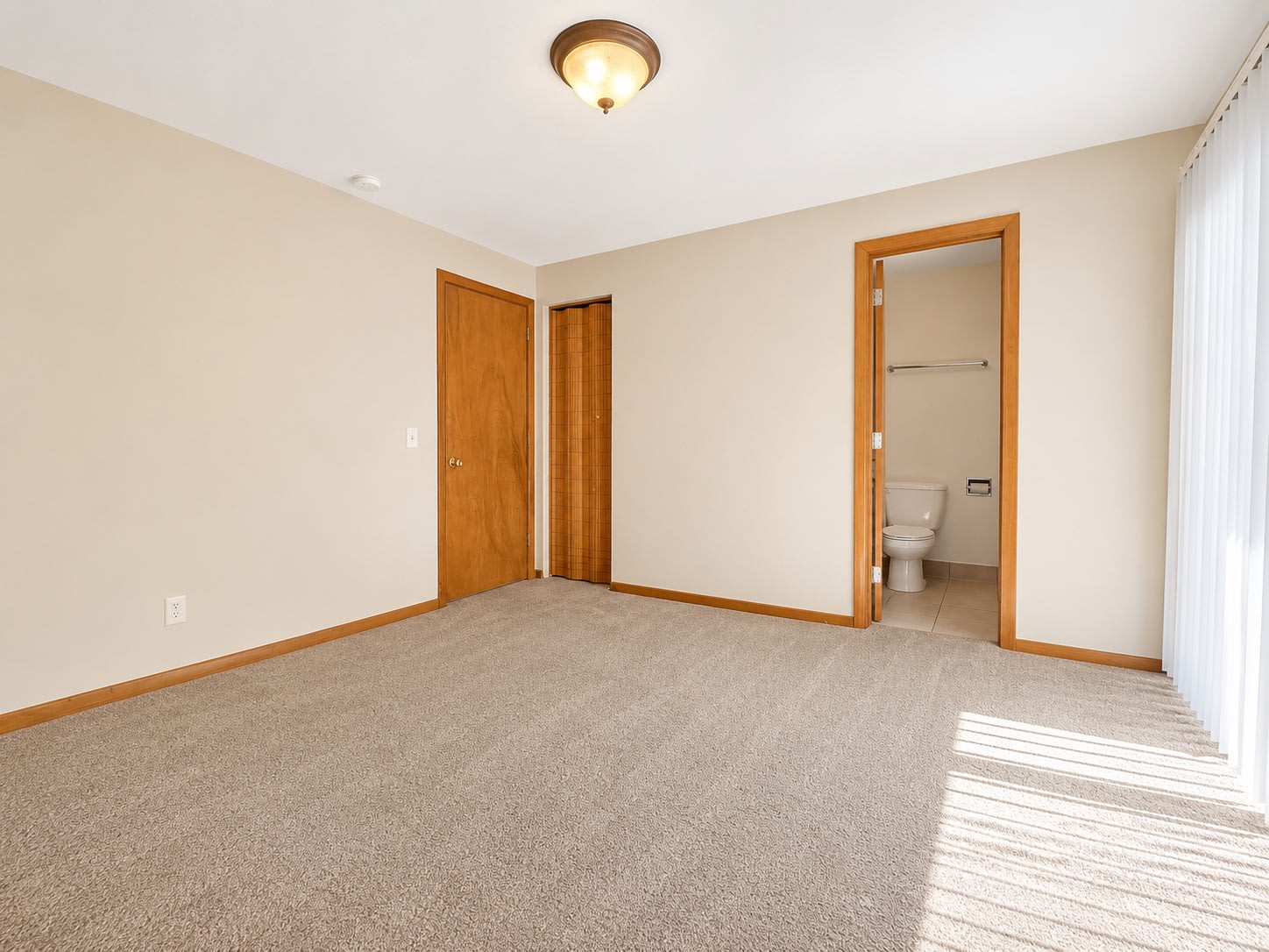 2180 2186 Allen Boulevard 2182 – photo 3