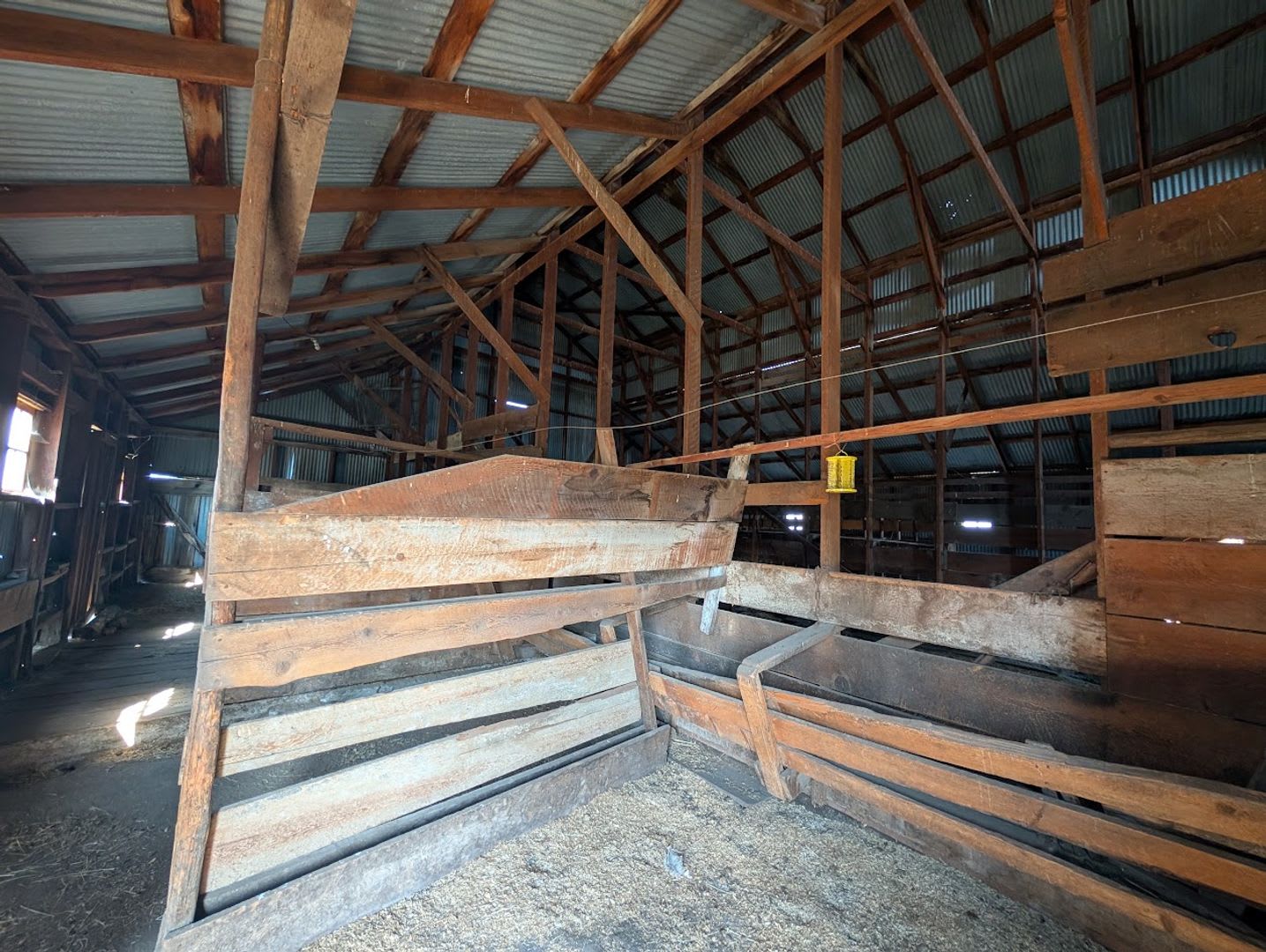 Picturesque Waha Farm House with 2 Horse Pastures – photo 5