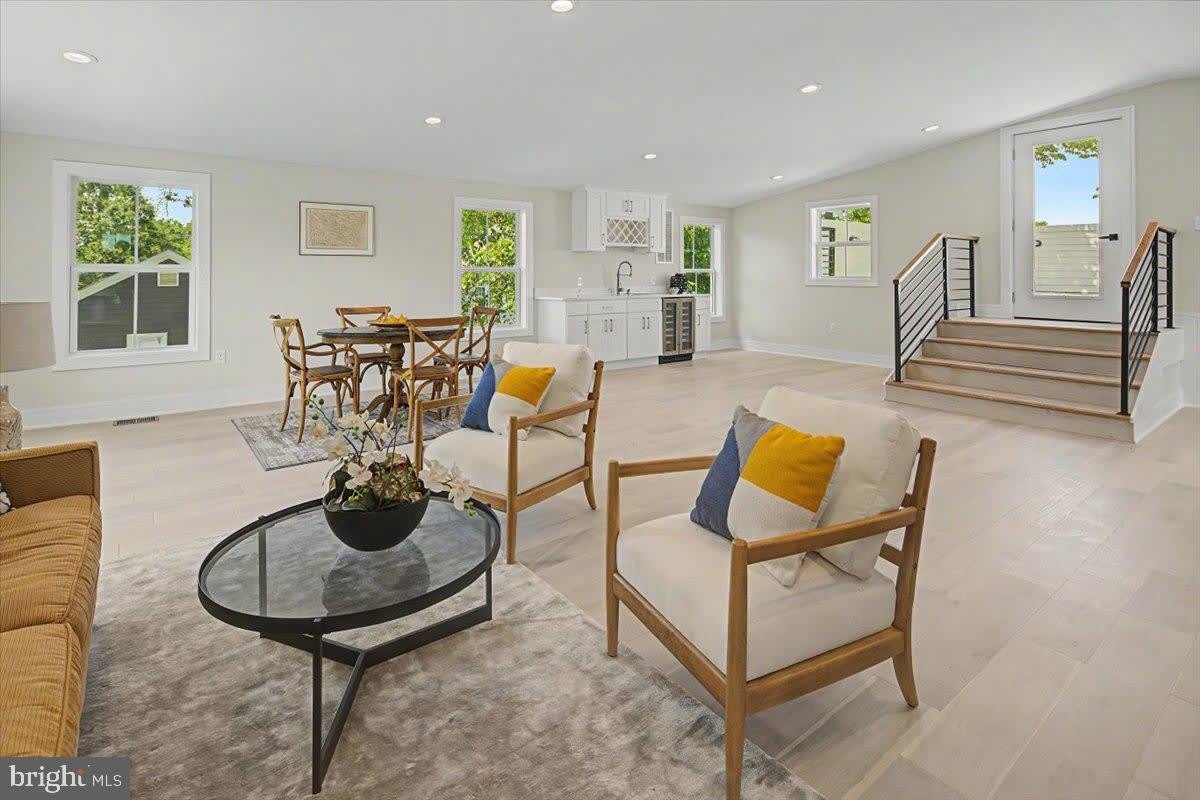 2902 VISTA Street NE – photo 5