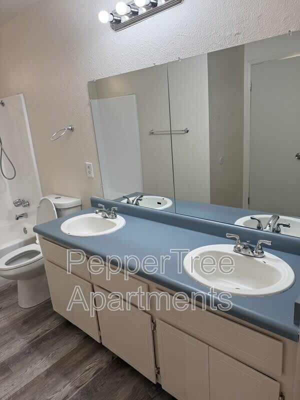 760 East Elm Ave – photo 3