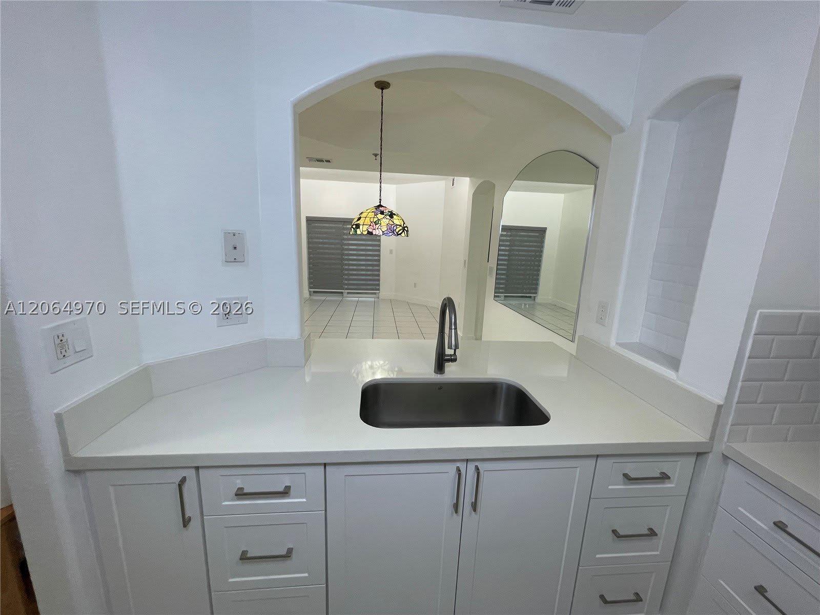 905 NW 82nd Ave – photo 3
