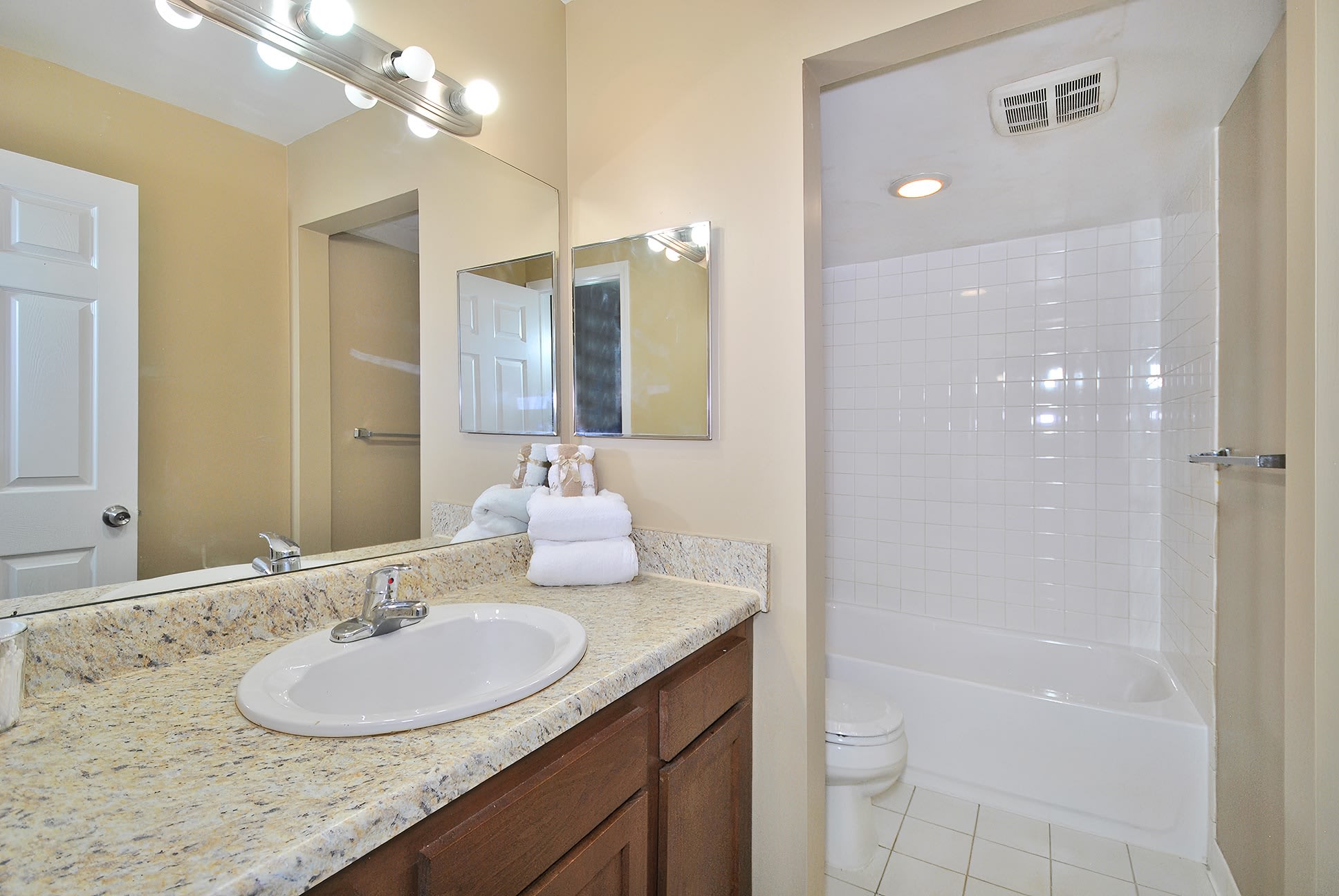 Woodcrest Apartments – photo 4
