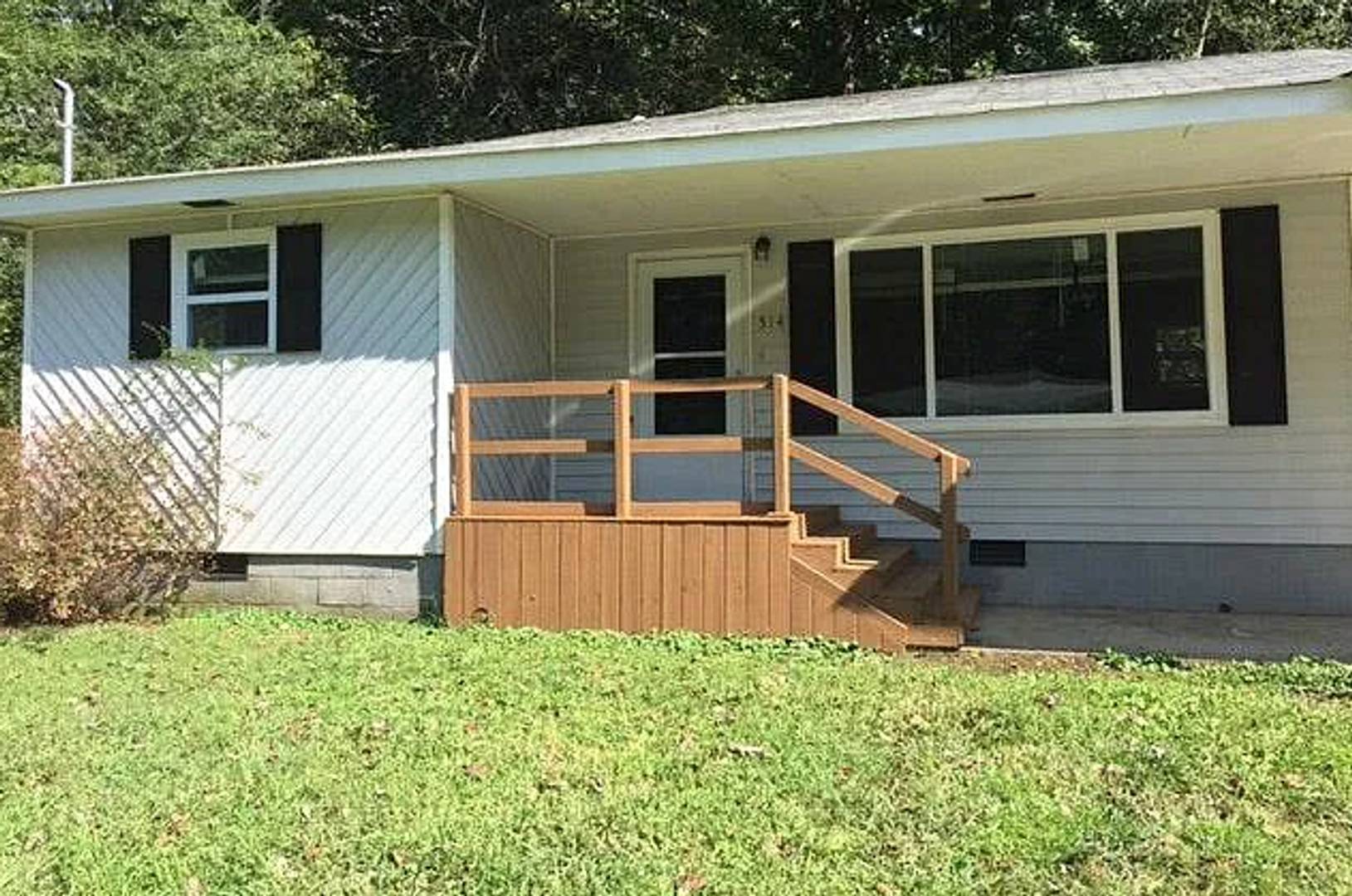 Charming 3 Bedroom Home Minutes from Northshore &amp; Red Bank! – photo 1