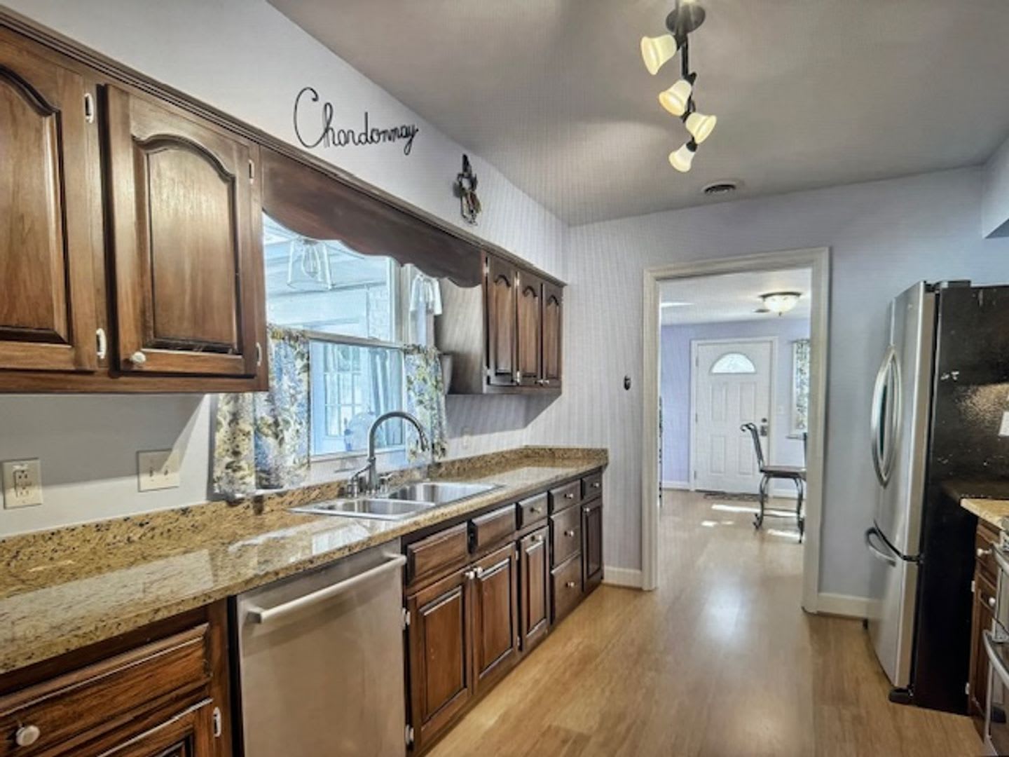4 Bedroom 2.5 Bathroom Home – photo 4