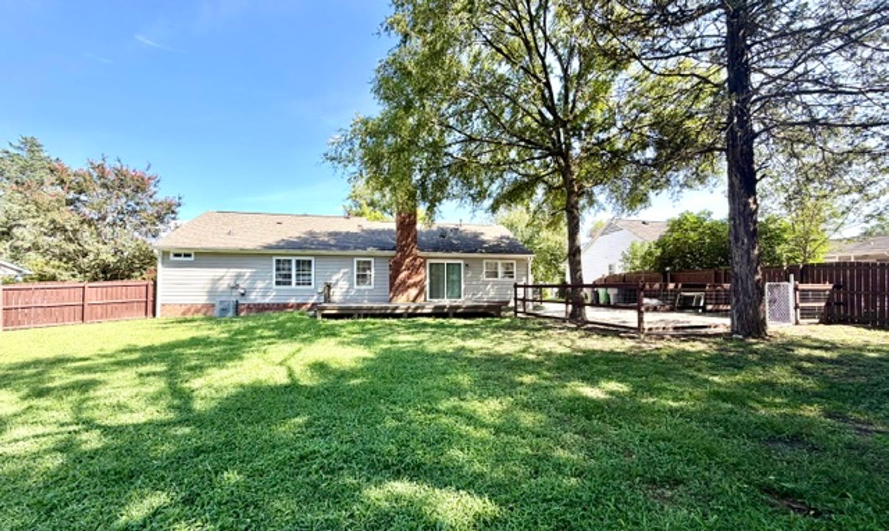 1/2 Month Off Special! Stunning 3BR/2BA Ranch in Brandon Forest – photo 4