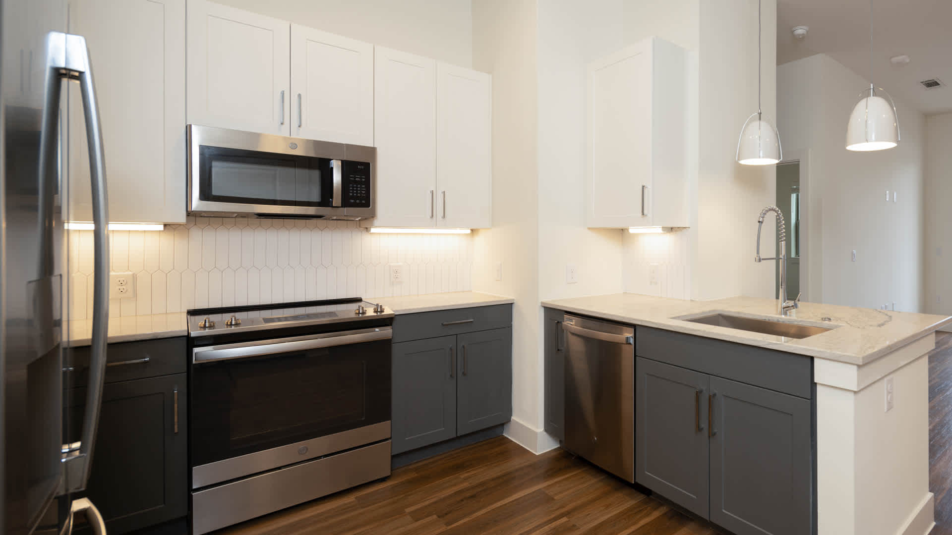 Olivian at the Realm Apartments – photo 5