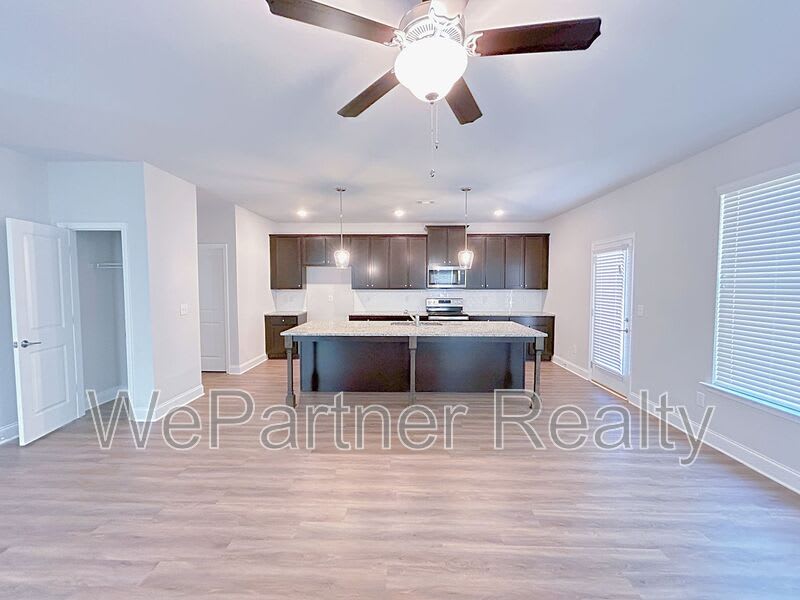 2586 Mills Commons Dr – photo 3