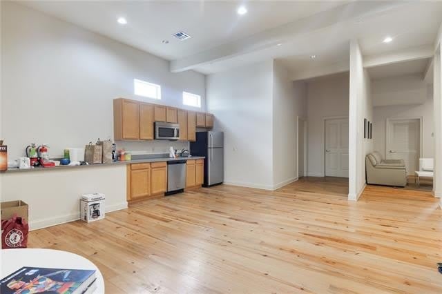 8120 OAK Street – photo 5