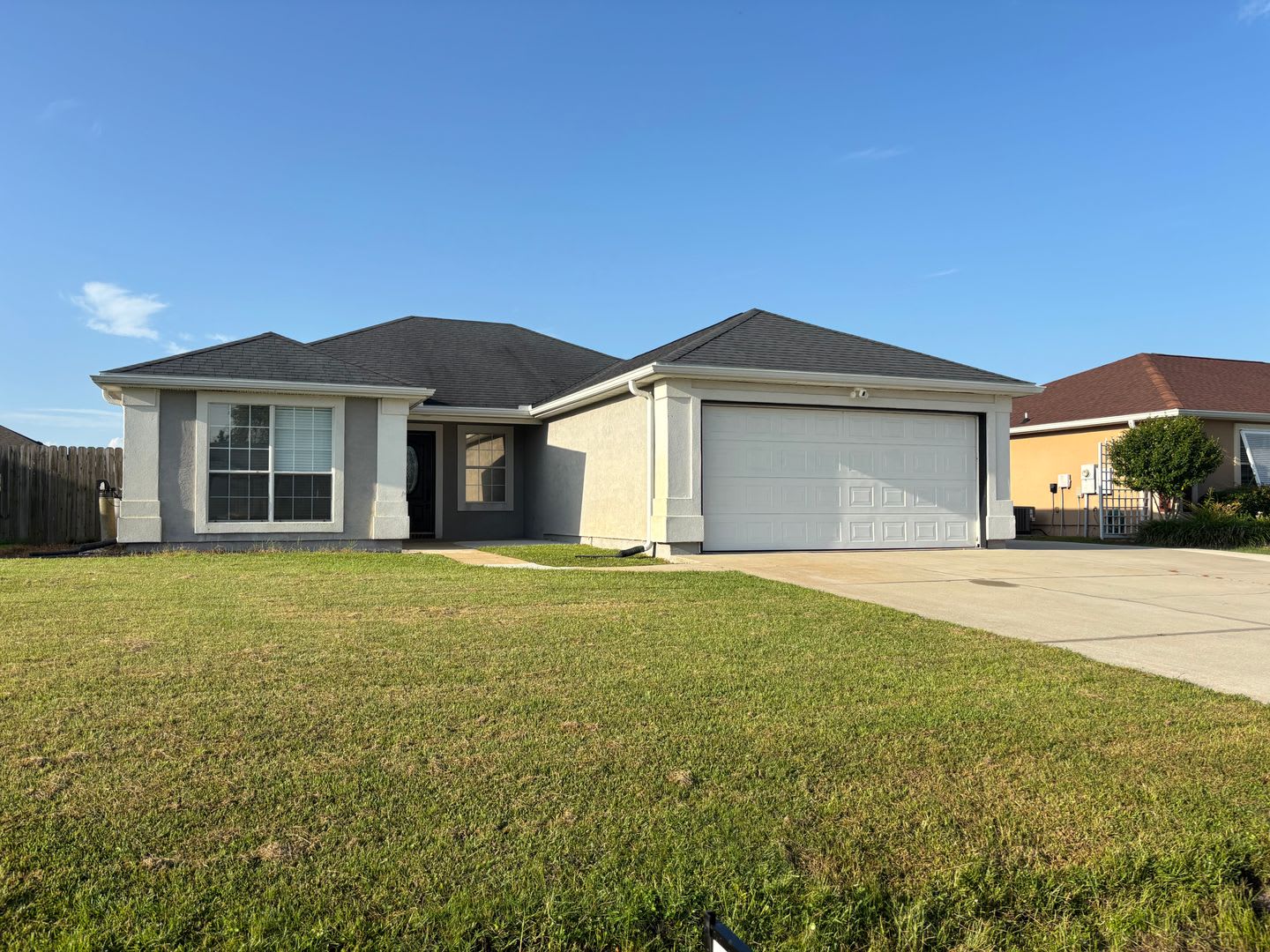 Beautiful 3/2 located at 5424 Nicole Blvd! – photo 2