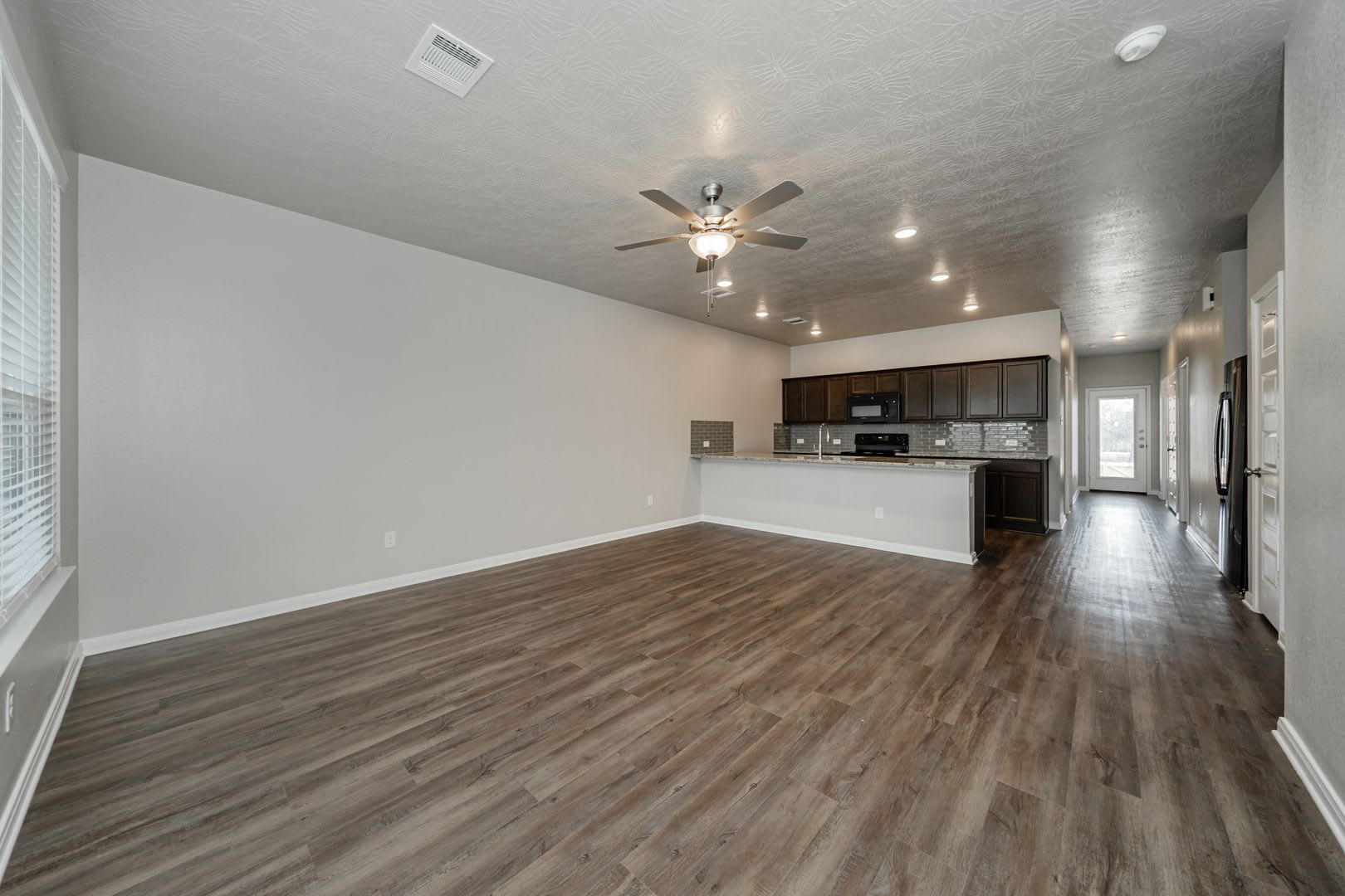 Where Style Meets Comfort: Elevate Your Living Experience – photo 5