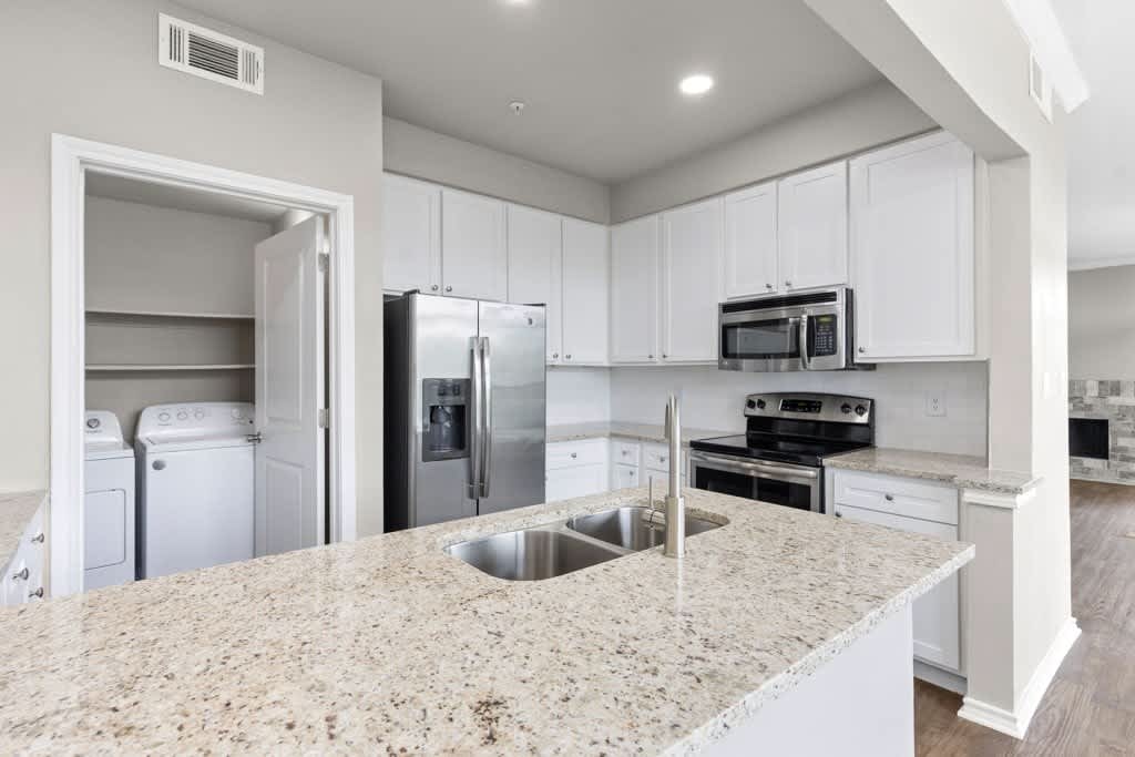 Waters Edge Apartment Homes – photo 2