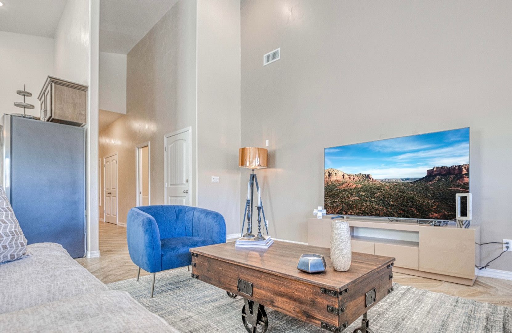 Eastside Area For Short Or Long Term Rental Completely Furnished Beautiful 4 Bed 2 5 Baths – photo 4